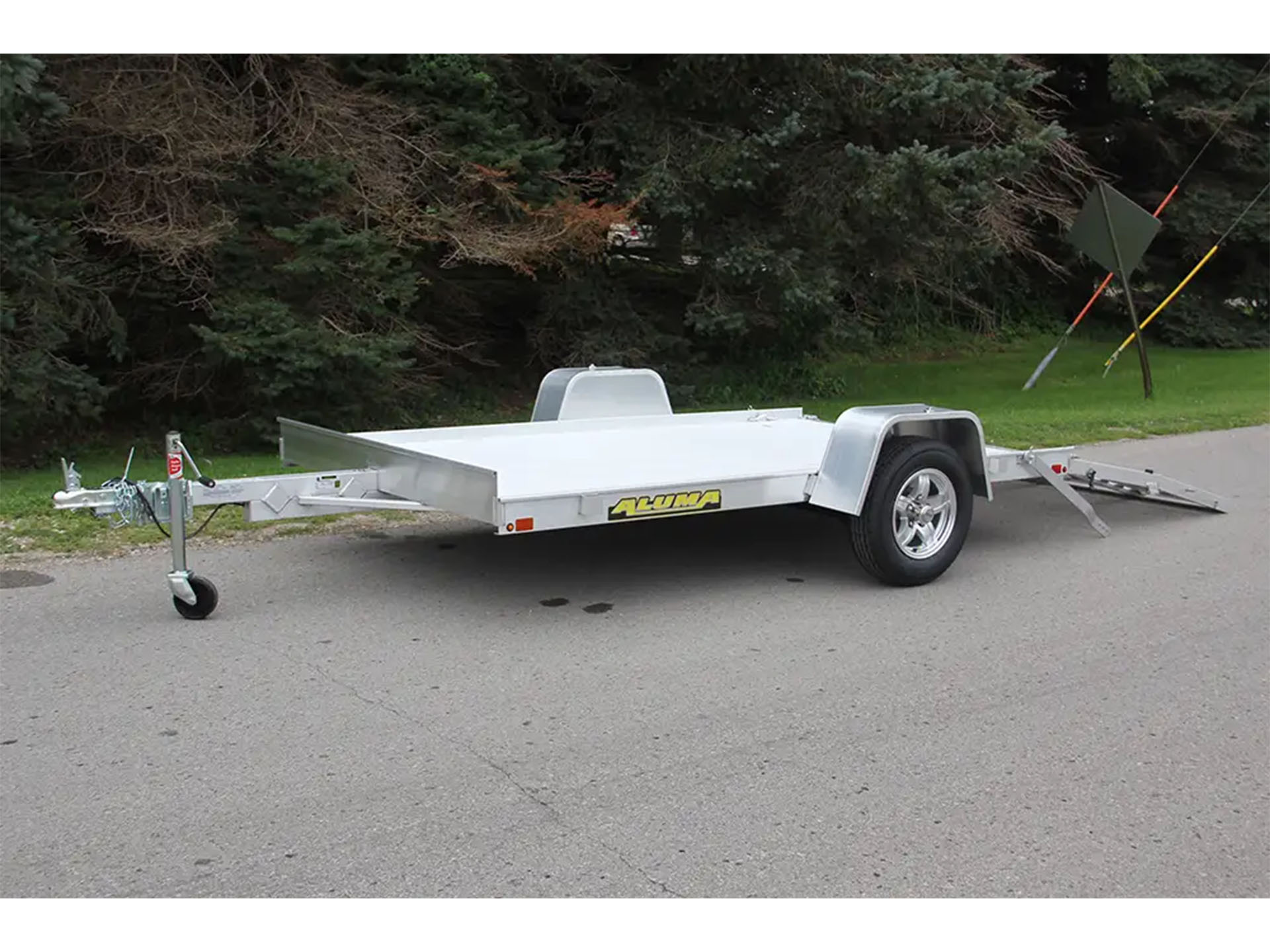 2025 ALUMA Single Axle Utility Trailers Bi-fold Tailgate - 7210 in North Bend, Oregon - Photo 3