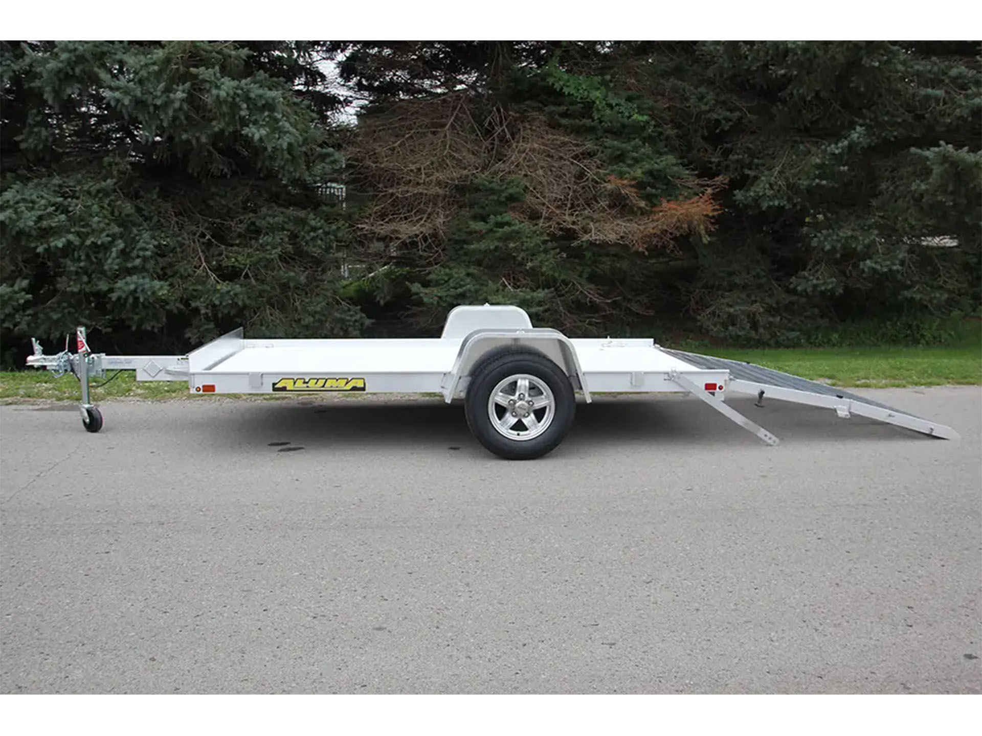 2025 ALUMA Single Axle Utility Trailers Bi-fold Tailgate - 7210 in North Bend, Oregon - Photo 4
