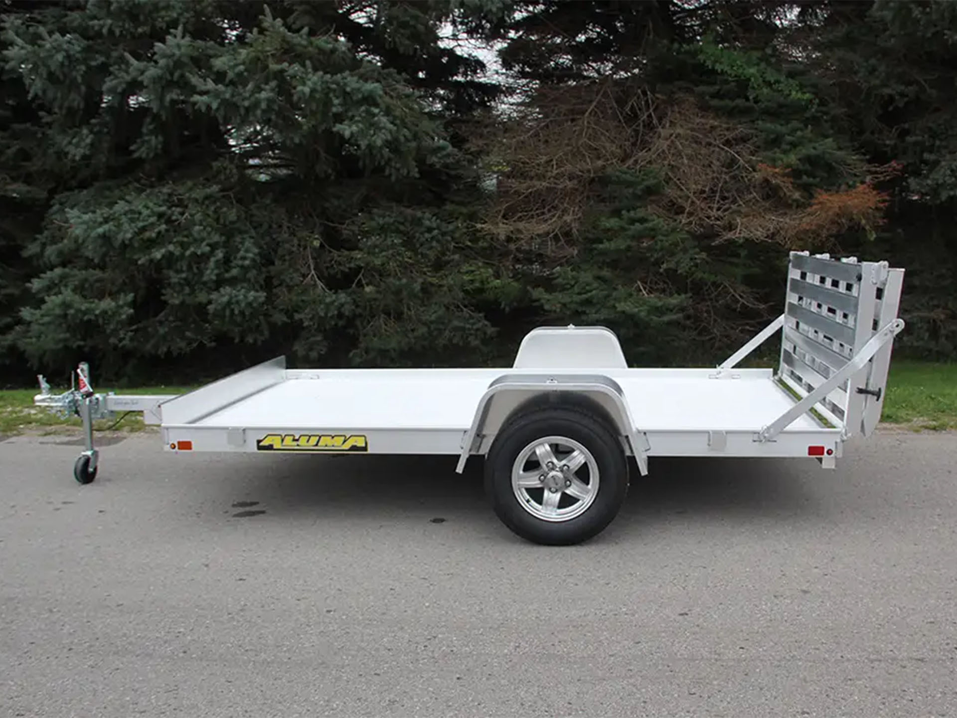 2025 ALUMA Single Axle Utility Trailers Bi-fold Tailgate - 7210 in North Bend, Oregon - Photo 6
