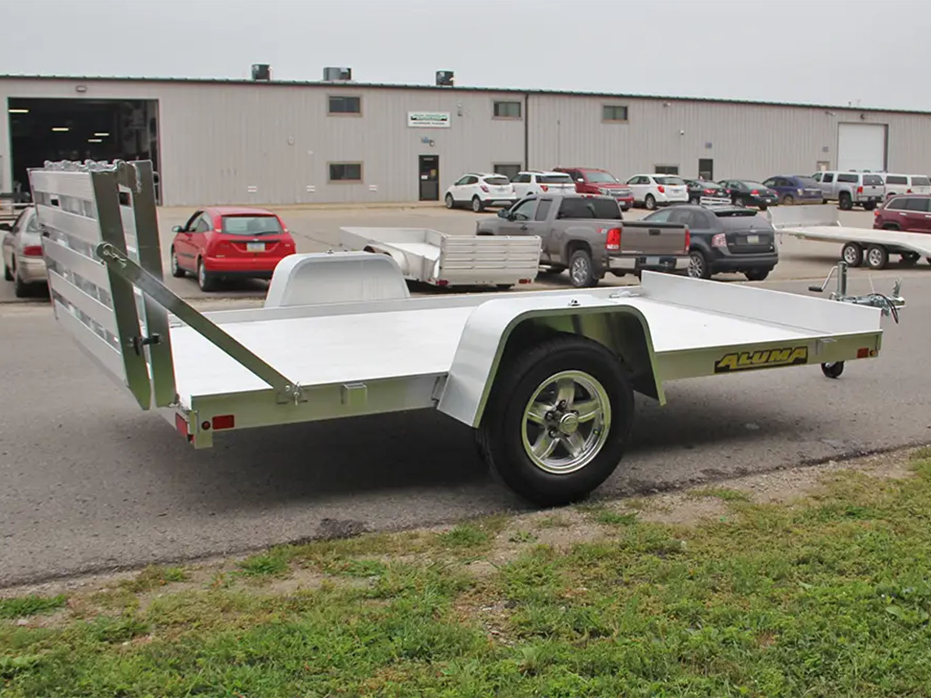 2025 ALUMA Single Axle Utility Trailers Bi-fold Tailgate - 7210 in North Bend, Oregon - Photo 8