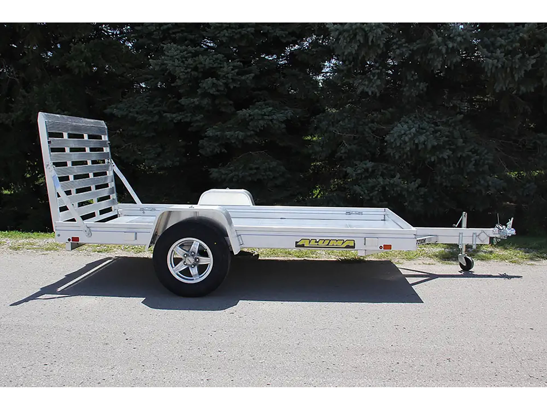 2025 ALUMA Single Heavy Axle Utility Trailers No Brakes - 7210H in North Bend, Oregon - Photo 4