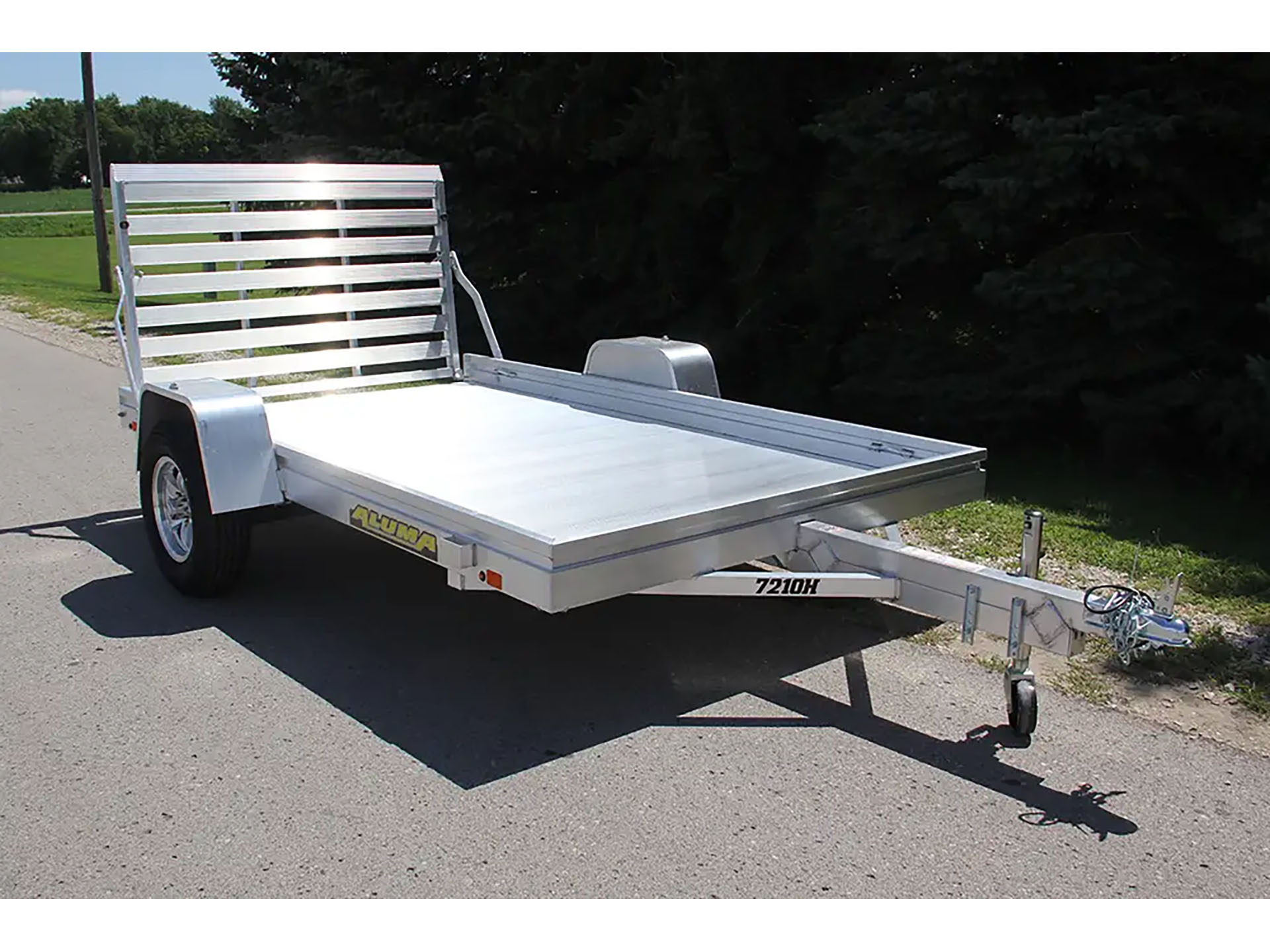 2025 ALUMA Single Heavy Axle Utility Trailers No Brakes - 7210H in North Bend, Oregon - Photo 6