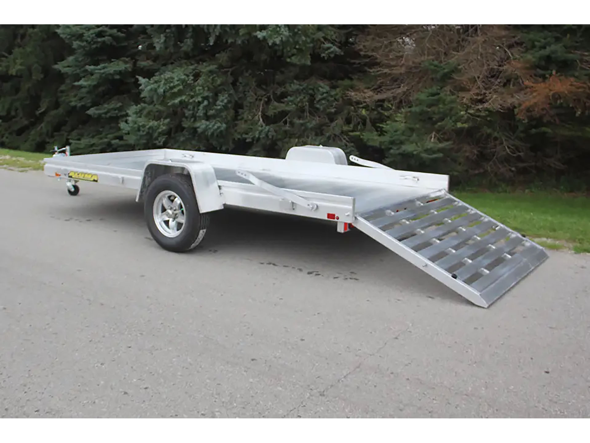 2025 ALUMA Single Heavy Axle Utility Trailers No Brakes Bi-fold Tailgate - 6812H in North Bend, Oregon - Photo 2