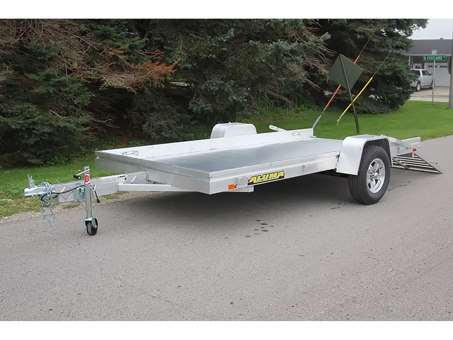 2025 ALUMA Single Heavy Axle Utility Trailers No Brakes Bi-fold Tailgate - 6814H in North Bend, Oregon - Photo 3