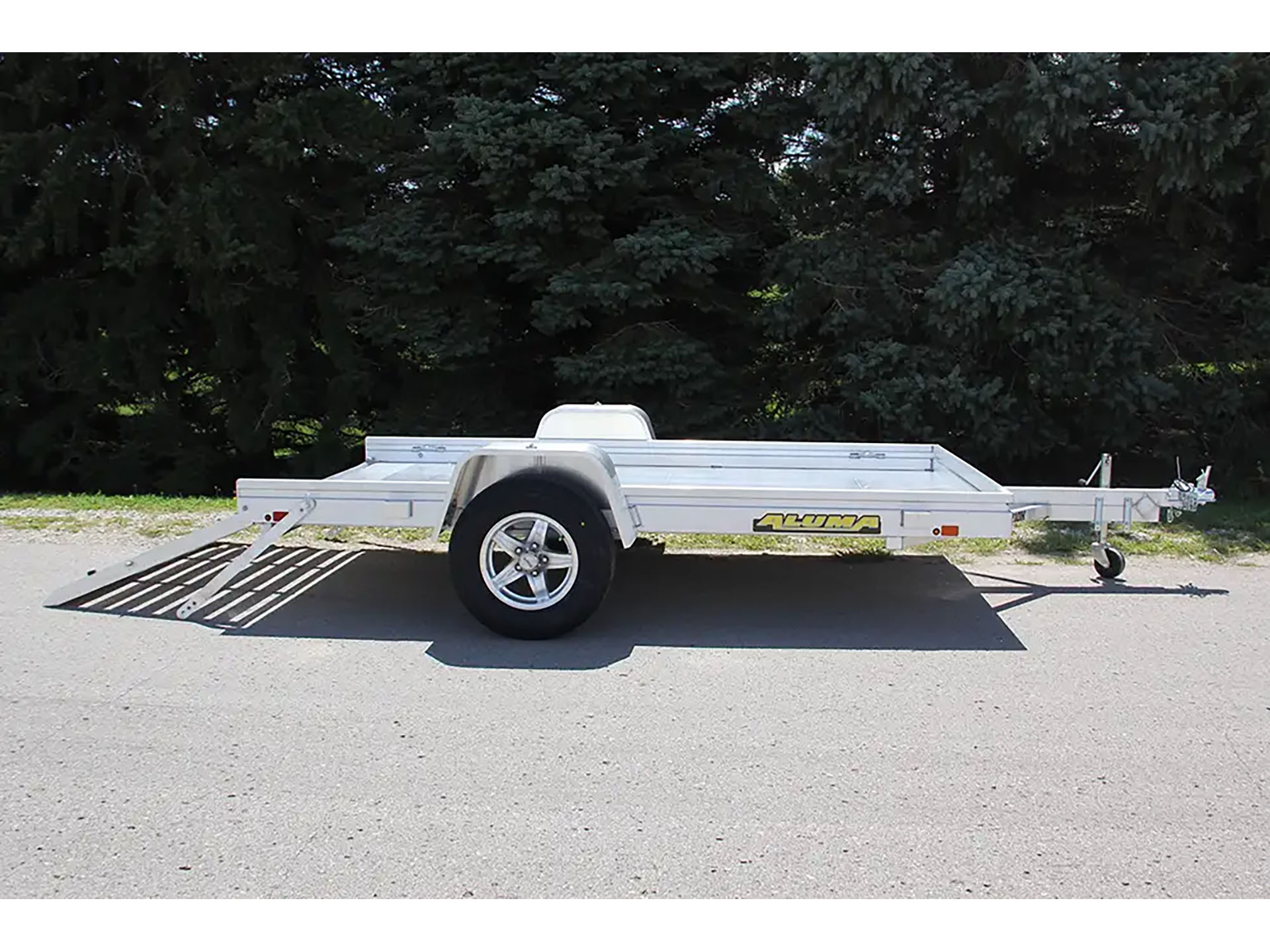 2025 ALUMA Single Heavy Axle Utility Trailers No Brakes Bi-fold Tailgate - 7210H in North Bend, Oregon - Photo 3