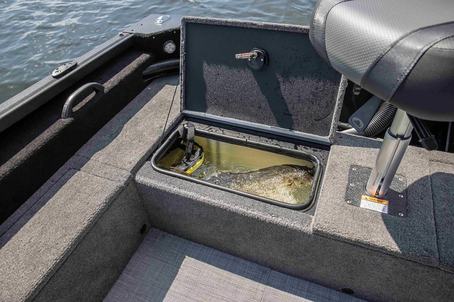 2024 Alumacraft Competitor Shadow 175 Side Console in Huron, Ohio - Photo 4