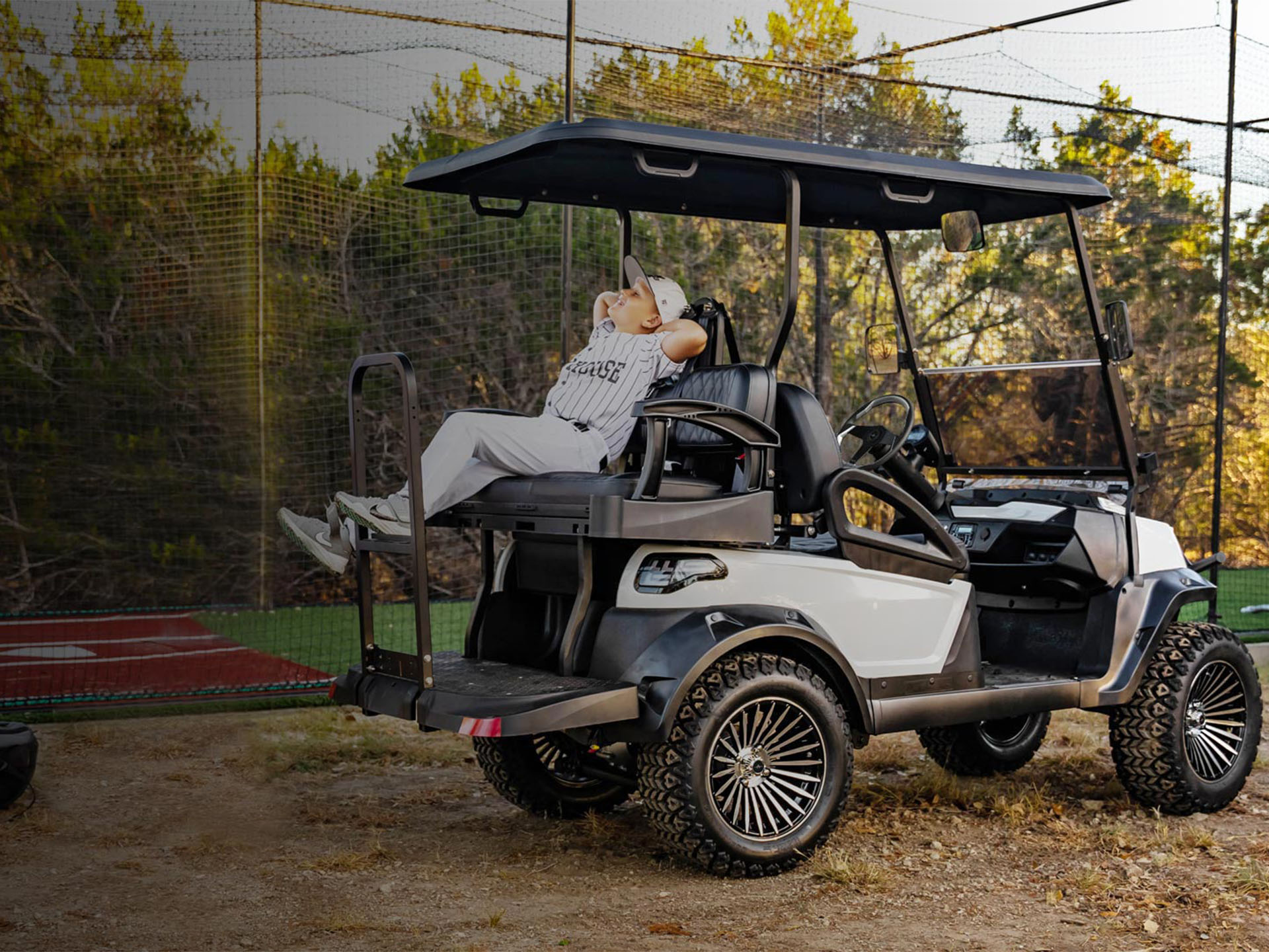 2025 Atlas Carts 4 Passenger Lifted in Madera, California - Photo 9