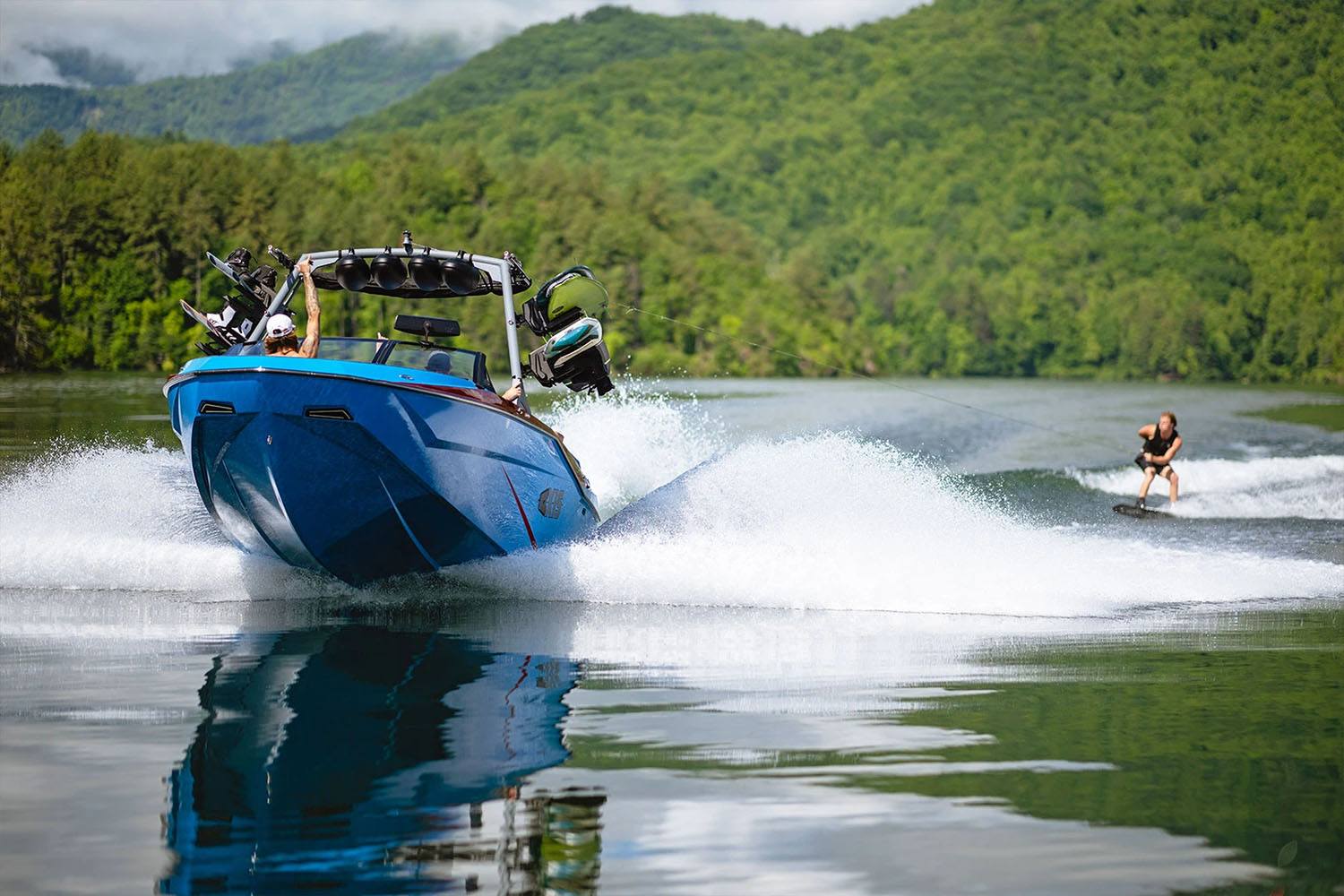 ダイワ　SEAPOWER 50-310 Mini Boat 20-240 2025 TIGE Ultré 25ZX | New Power Boats Inboard for Sale in