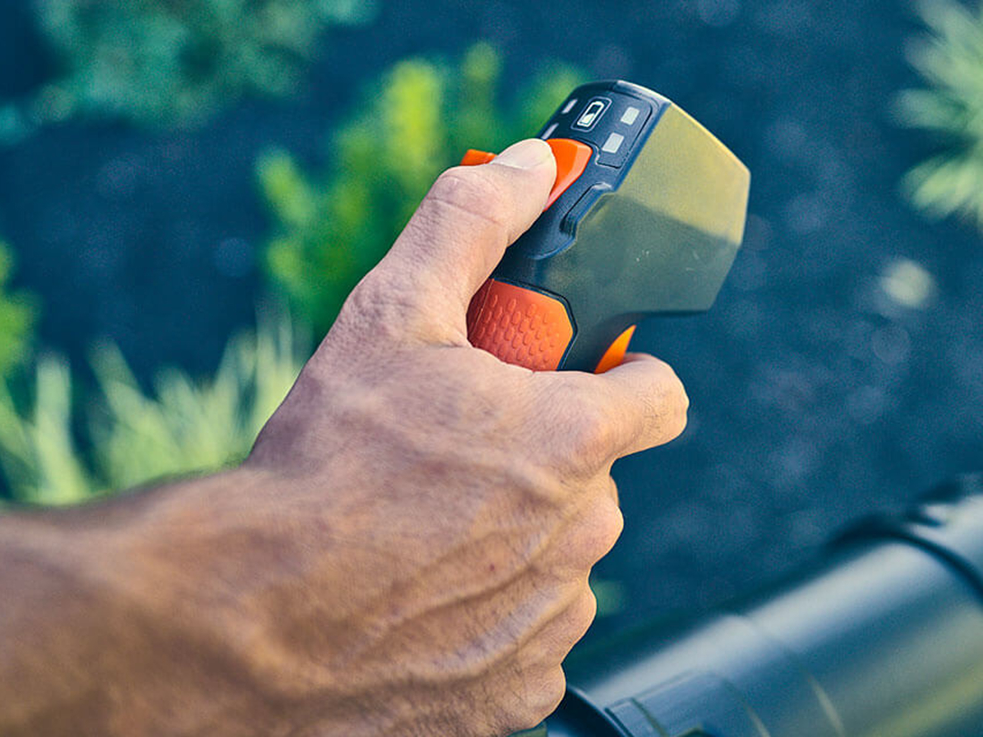Bad Boy Mowers 80V Backpack Blower (battery and charger included) in Marionville, Missouri - Photo 5