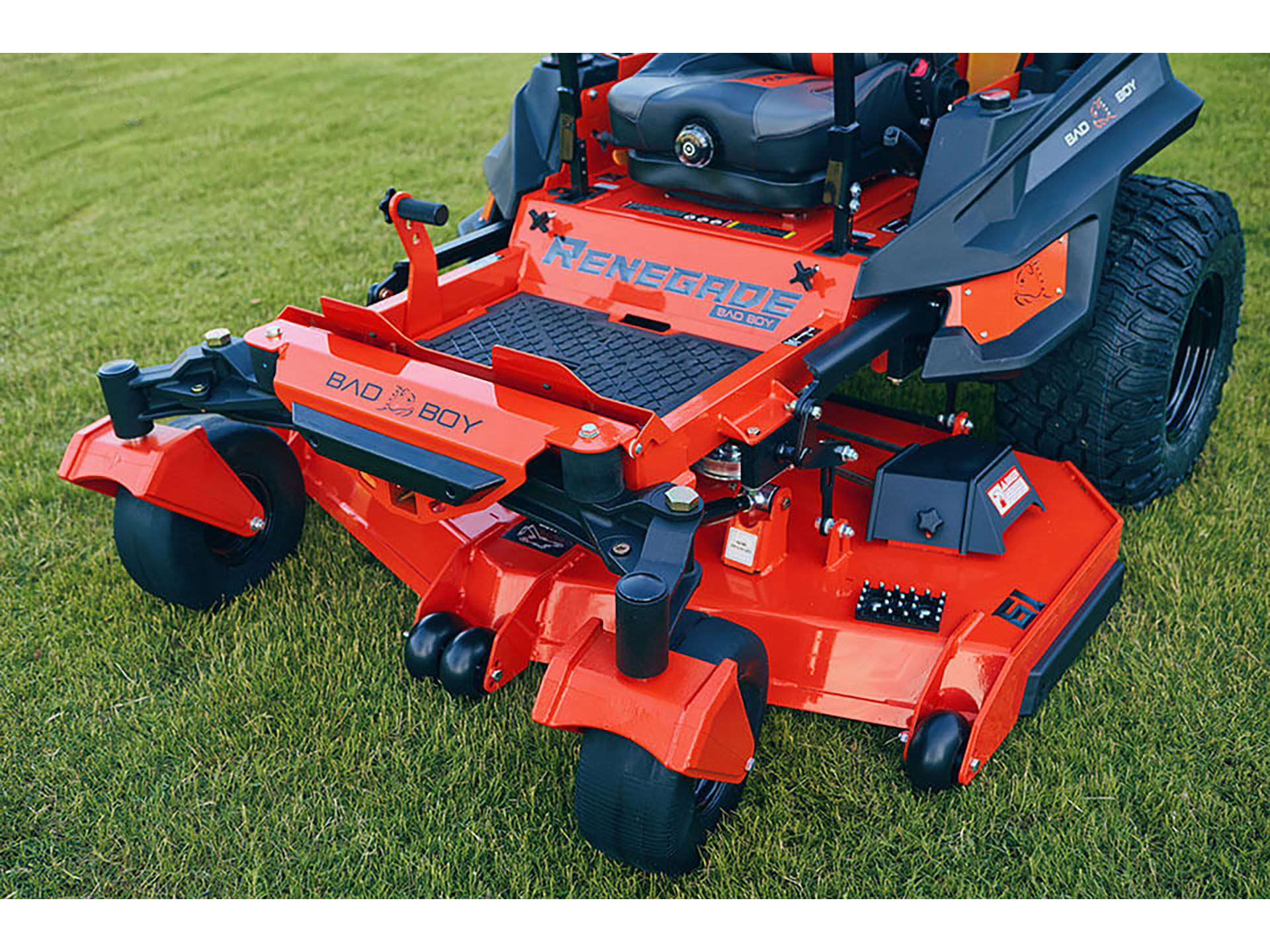 2024 Bad Boy Mowers Renegade Diesel 61 in. Perkins 24.7 hp in Gaylord, Michigan - Photo 11