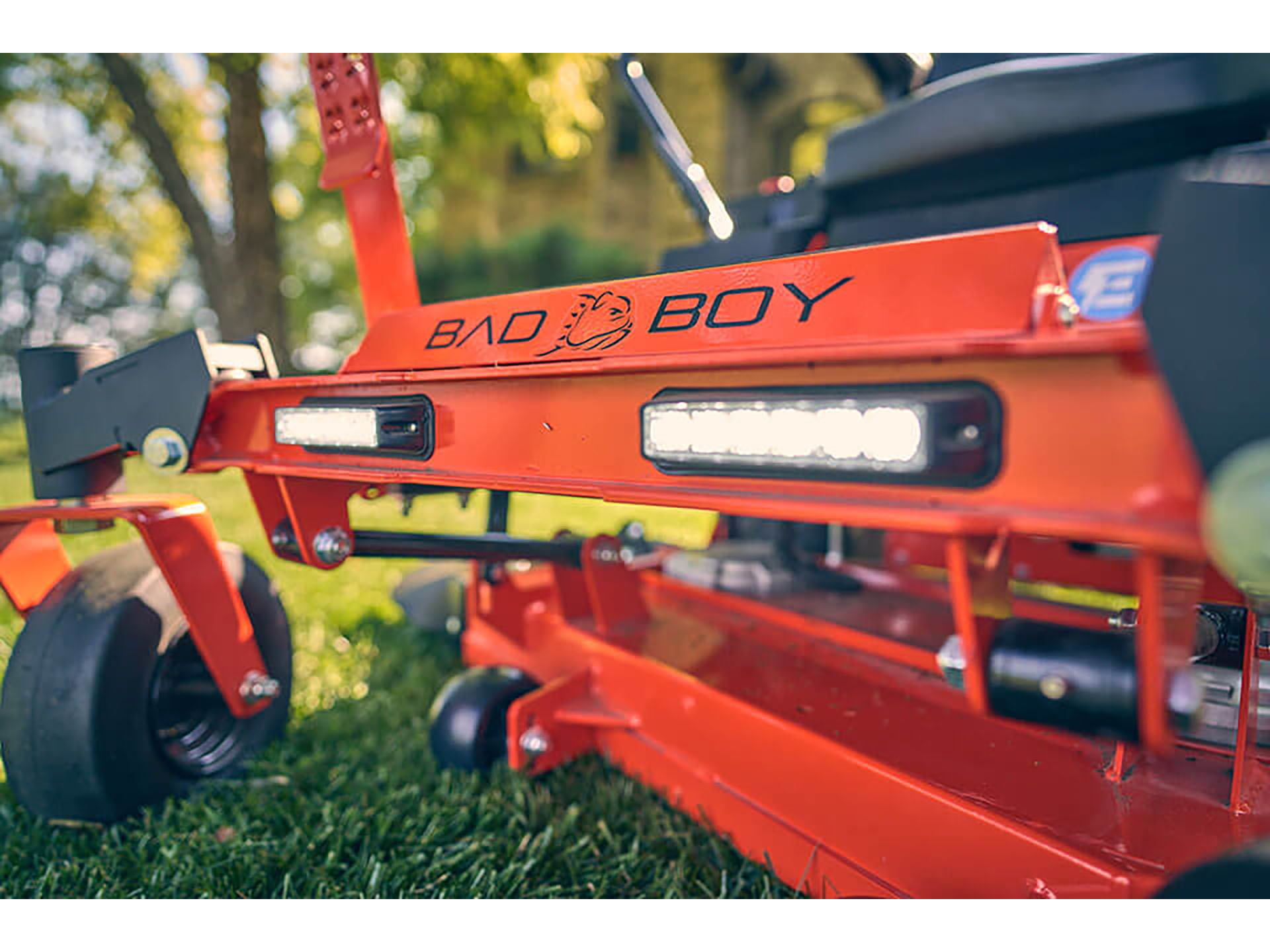 2024 Bad Boy Mowers E-Magnum 42 in. Electric in Gaylord, Michigan - Photo 8