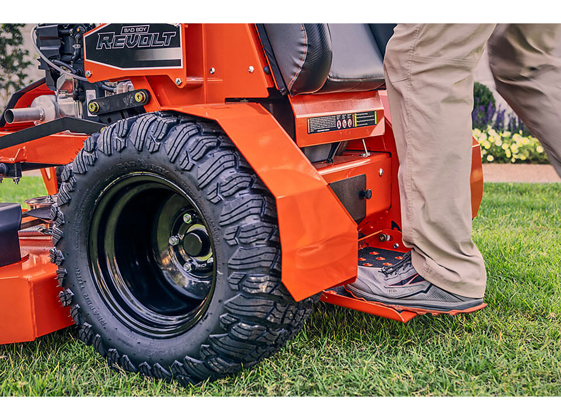 【送料無料】 Bad 2024 New Boy hp 23.5 FX730 Kawasaki in. 48 Revolt Mowers ビリヤード