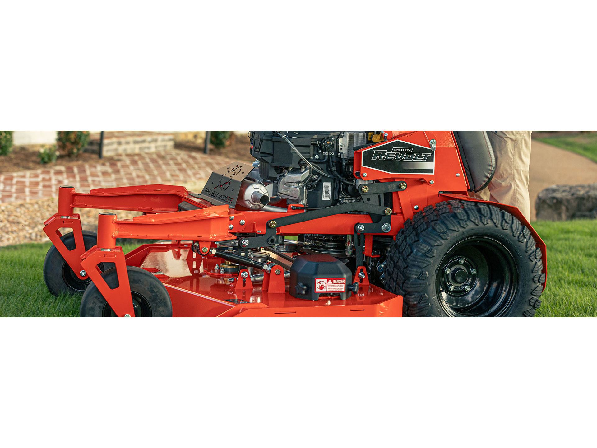 2024 Bad Boy Mowers Revolt 61 in. Vanguard EFI 28 hp in Gaylord, Michigan - Photo 9