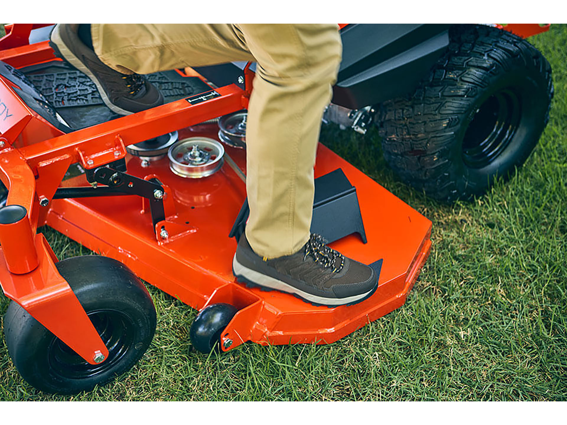 2025 Bad Boy Mowers ZT Avenger 60 in. Kawasaki FR691 23 hp in Topeka, Kansas - Photo 11