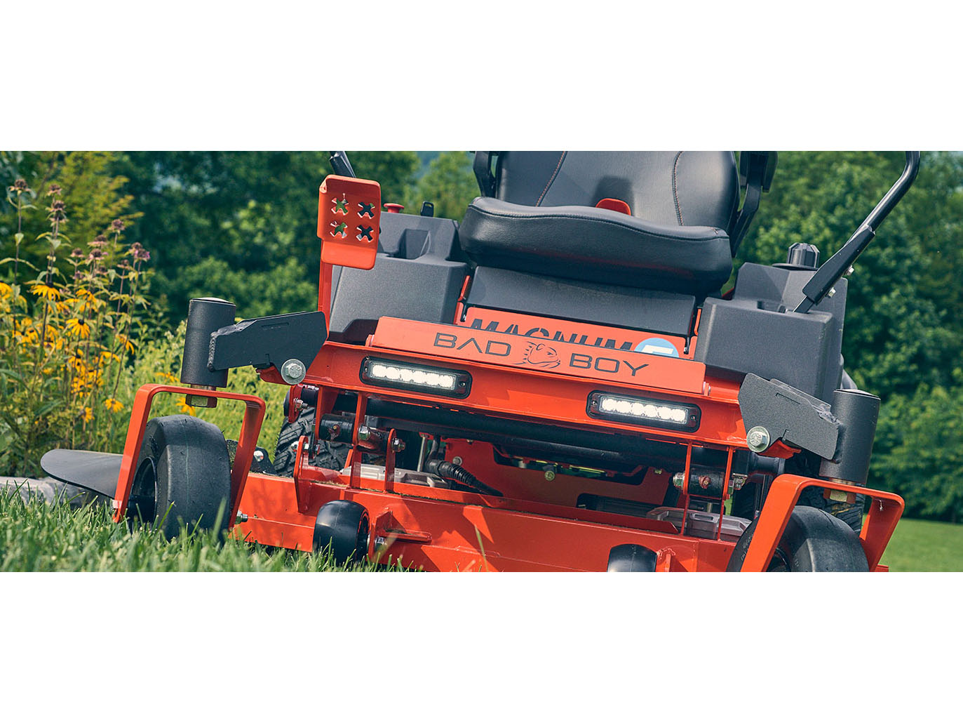 2025 Bad Boy Mowers E-Magnum 42 in. Electric in Gaylord, Michigan - Photo 4