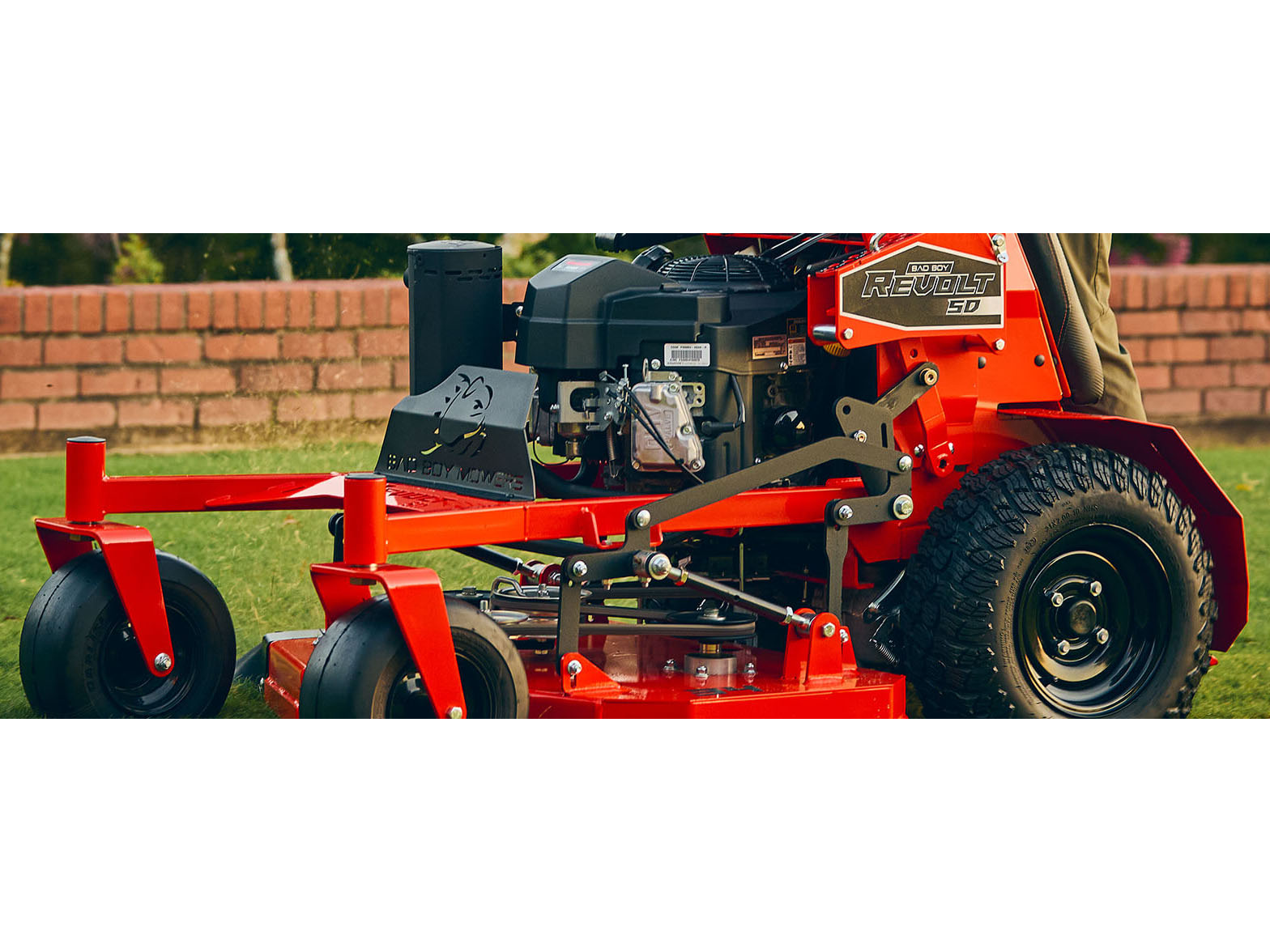 2025 Bad Boy Mowers Revolt SD 34 in. Kawasaki FS600 18.5 hp in Topeka, Kansas - Photo 9