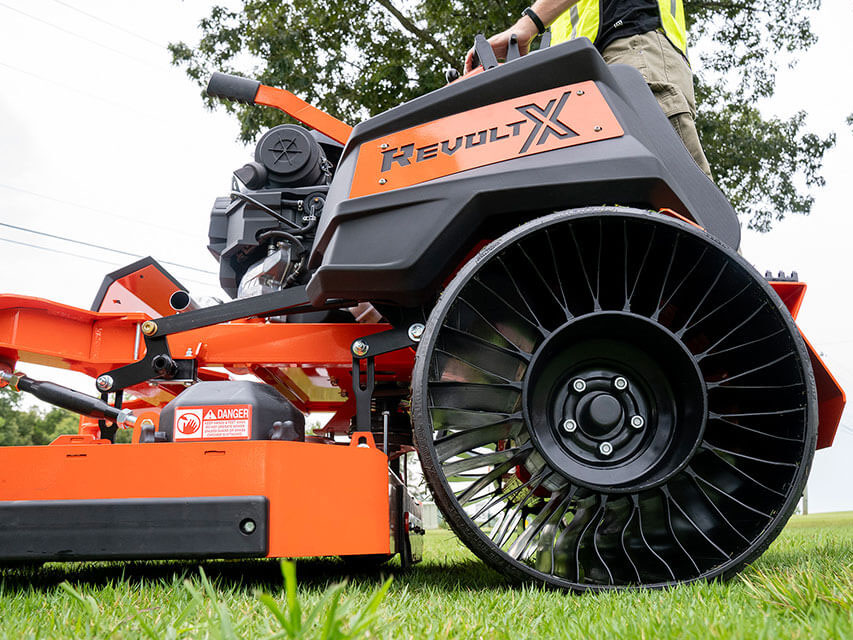 2025 Bad Boy Mowers Revolt X 61 in. Vanguard EFI 40 hp Rear Tweels in Gaylord, Michigan - Photo 2