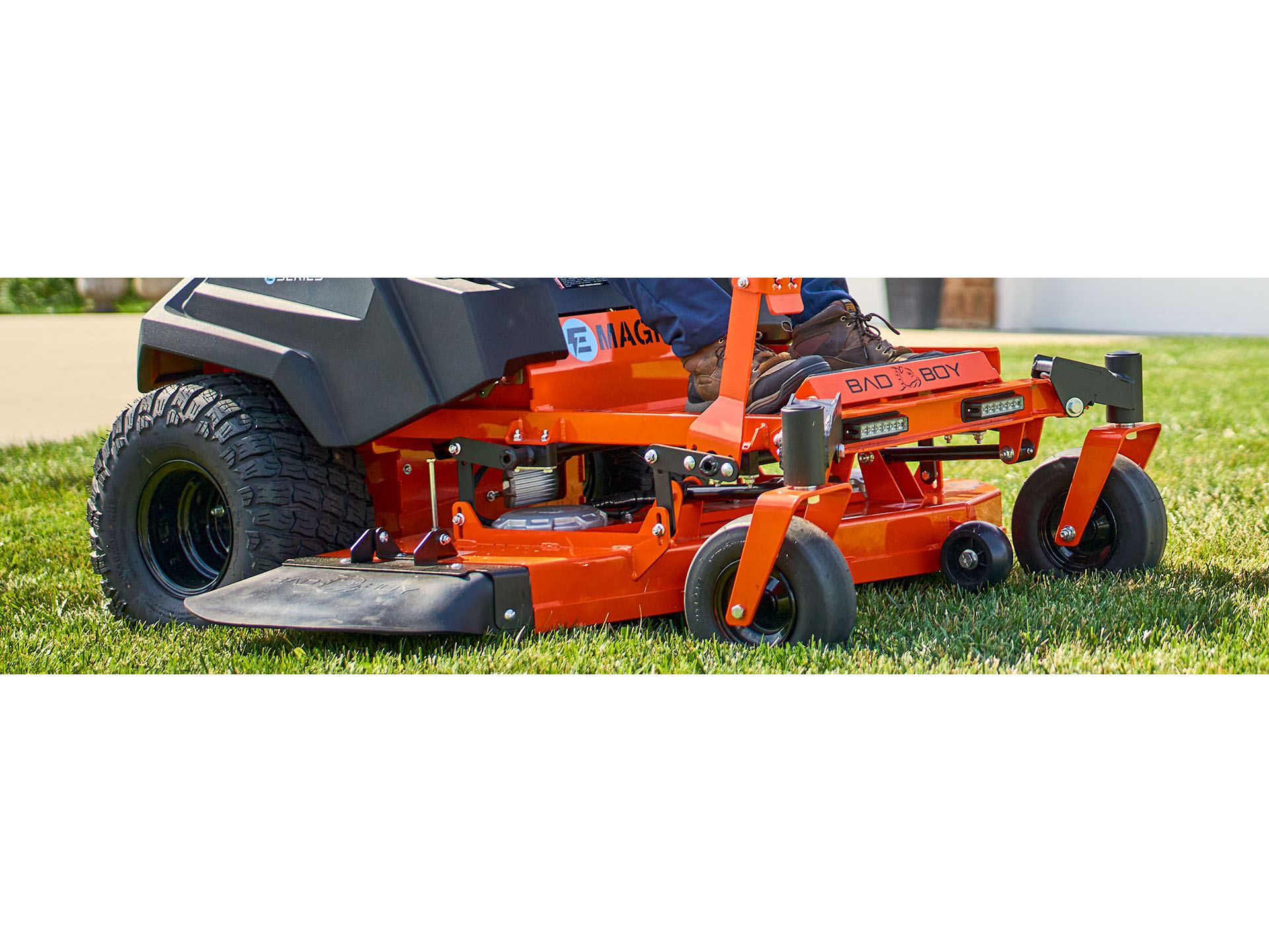 2026 Bad Boy Mowers E-Magnum 42 in. Electric in Gaylord, Michigan - Photo 4