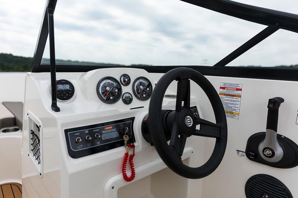 2019 Bayliner VR4 Bowrider I/O in Kaukauna, Wisconsin - Photo 36