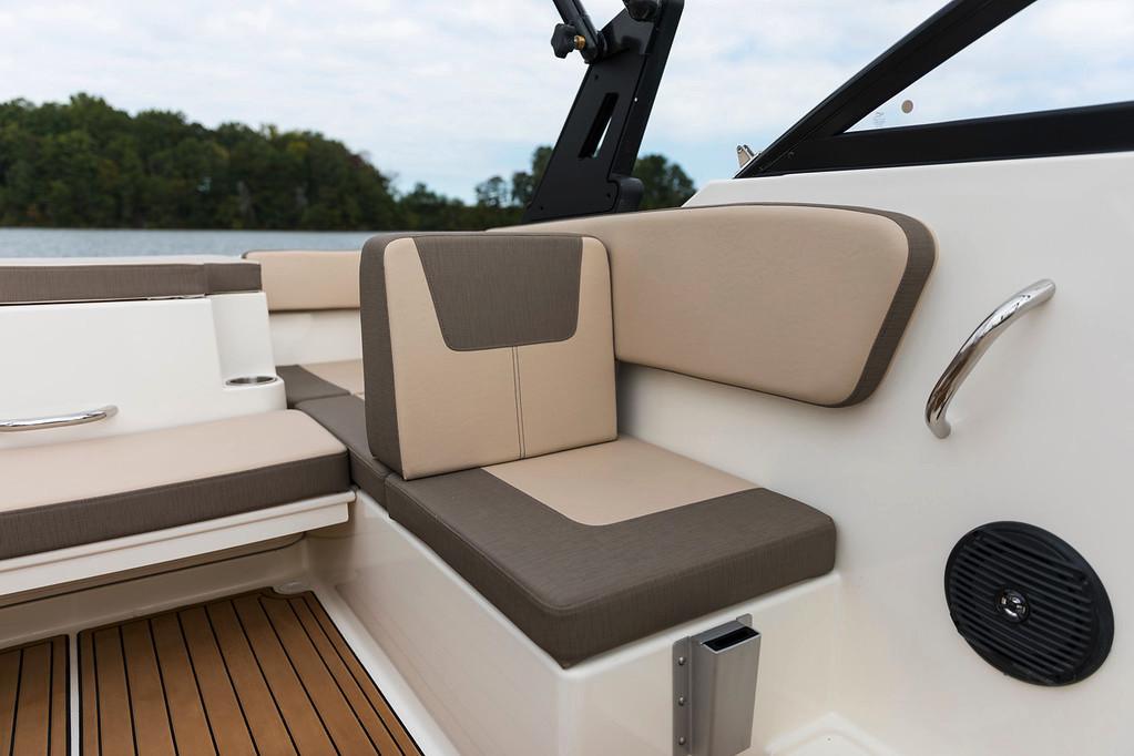 2019 Bayliner VR4 Bowrider I/O in Kaukauna, Wisconsin - Photo 40