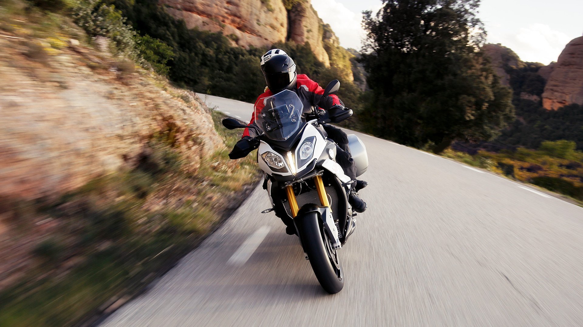 2016 BMW S 1000 XR 11