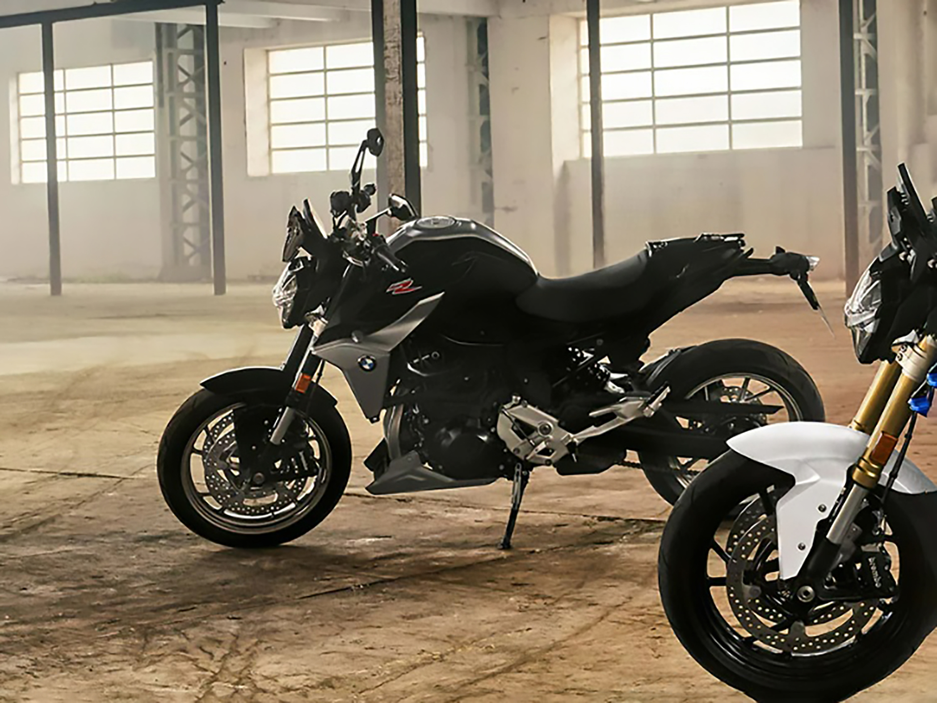 Bmw f900r black storm on sale