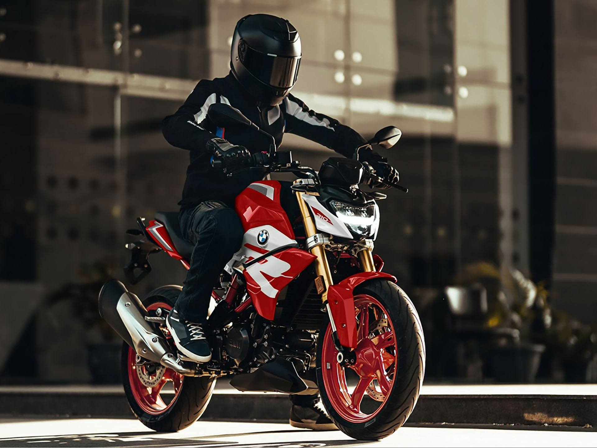 2023 BMW G 310 R 4