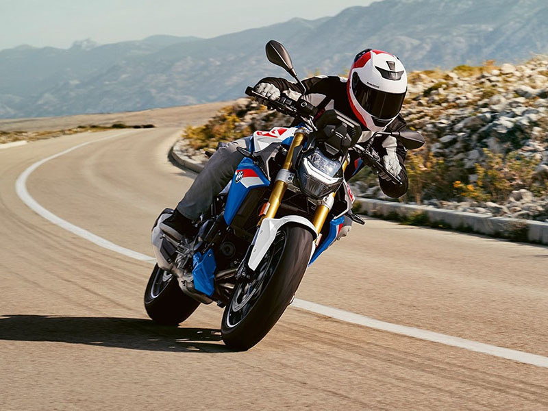 2024 BMW F 900 R in Fort Myers, Florida - Photo 14