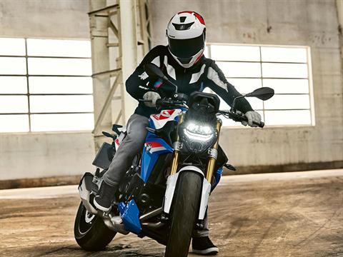 2024 BMW F 900 R in Fort Myers, Florida - Photo 15