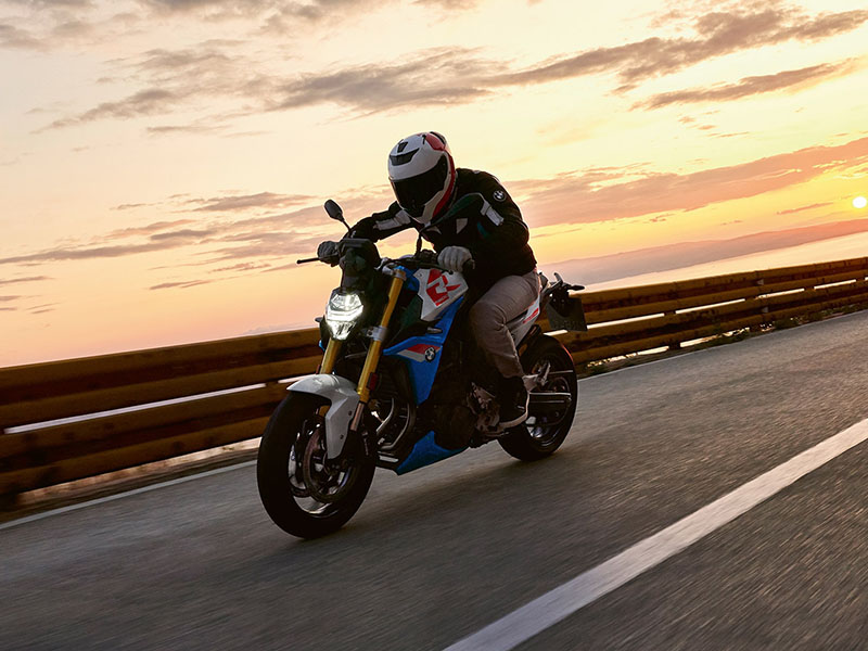 2024 BMW F 900 R in Fort Myers, Florida - Photo 16