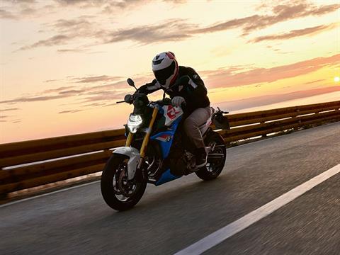 2024 BMW F 900 R in Fort Myers, Florida - Photo 16
