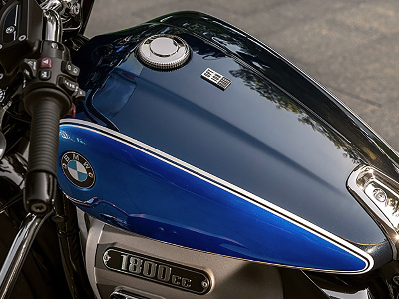 2025 BMW R 18 Classic in Richfield, Minnesota - Photo 2