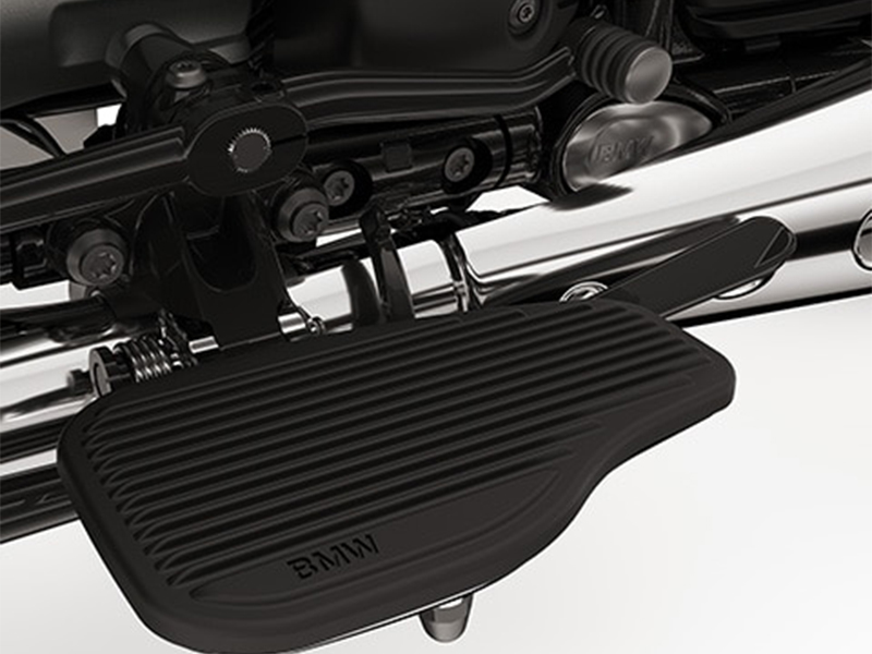2025 BMW R 18 Classic in Richfield, Minnesota - Photo 9