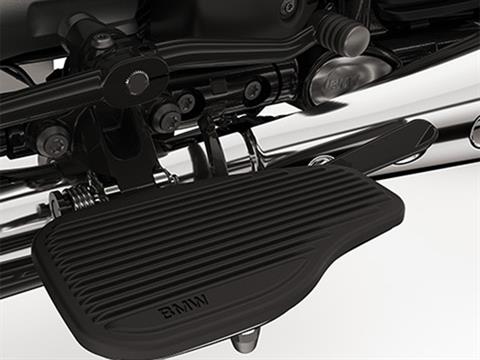 2025 BMW R 18 Classic in Richfield, Minnesota - Photo 9