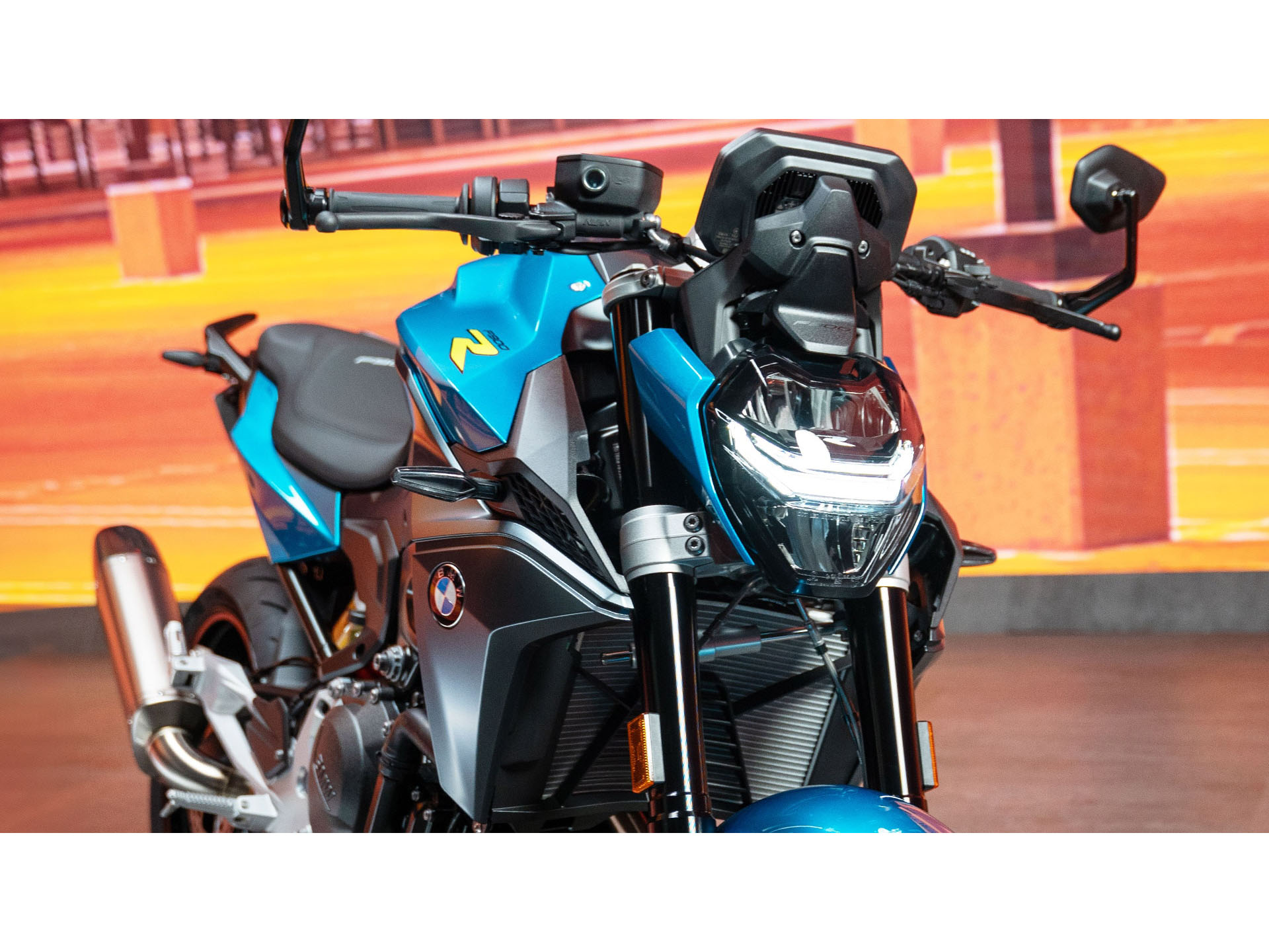 2025 BMW F 900 R in Lexington, Kentucky - Photo 9