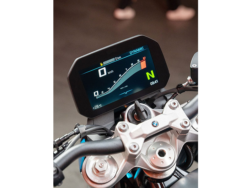 2025 BMW F 900 R in Lexington, Kentucky - Photo 12