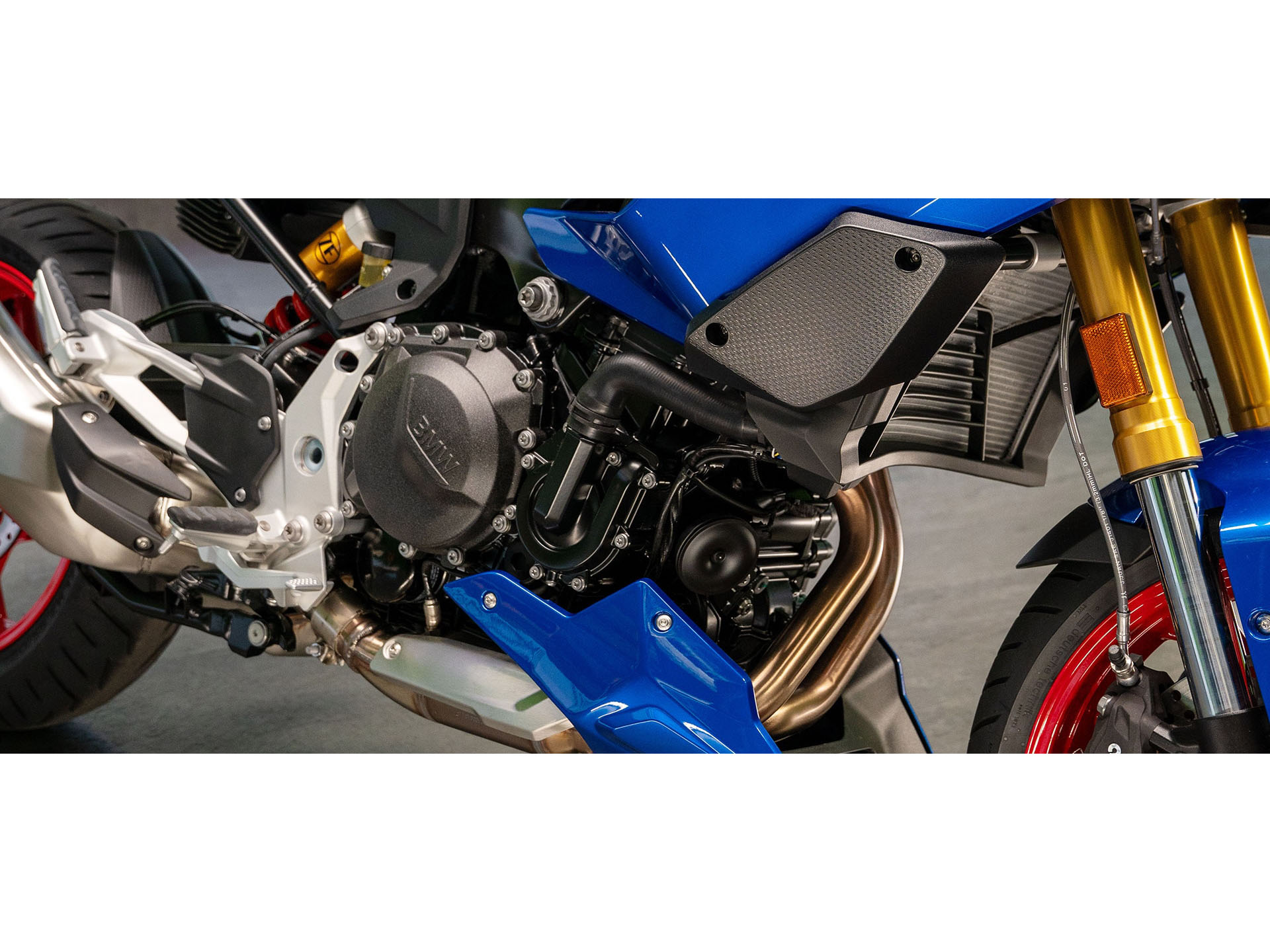 2025 BMW F 900 XR in Lexington, Kentucky - Photo 11