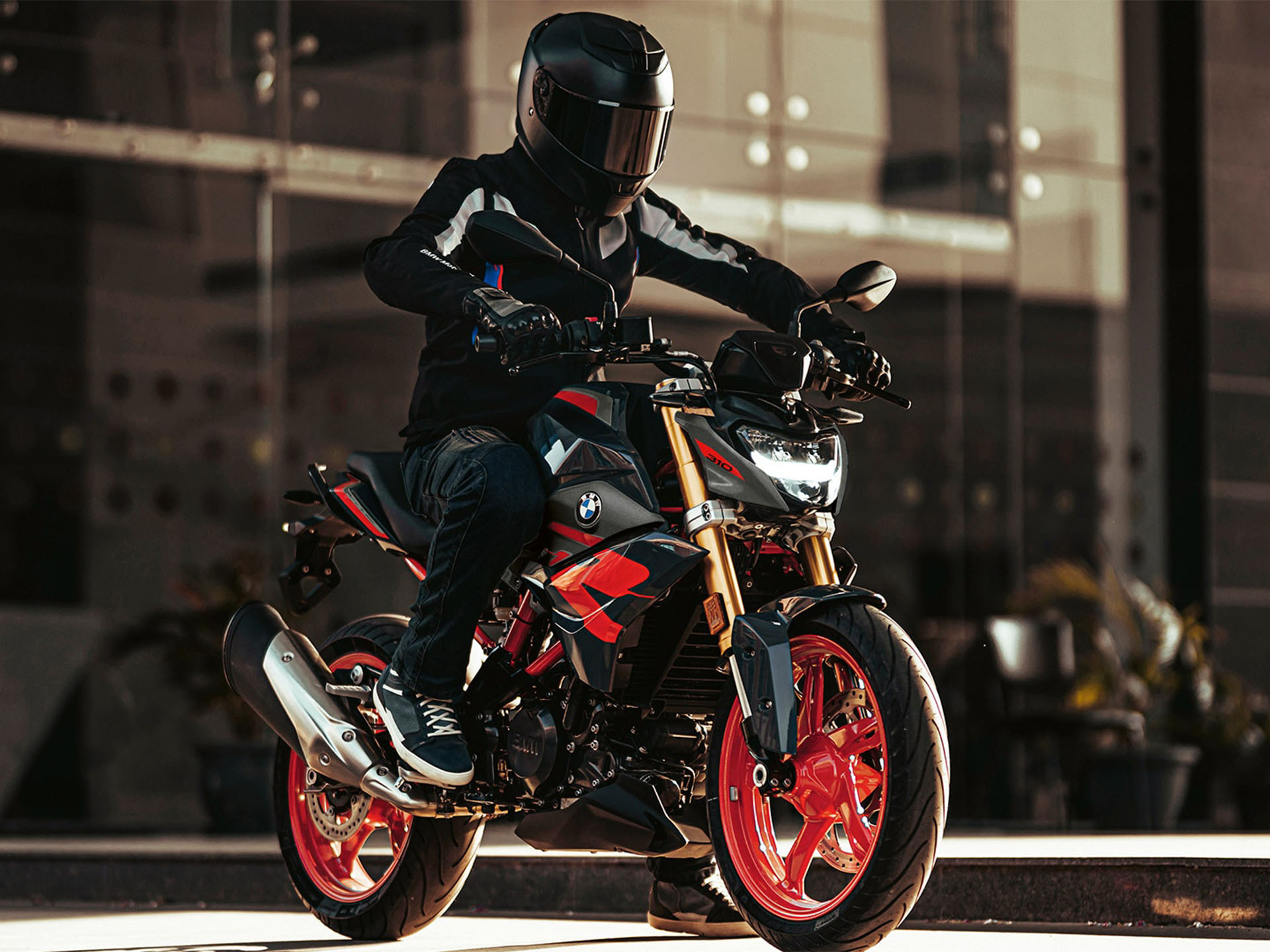 Mileage of bmw g 310 r on sale