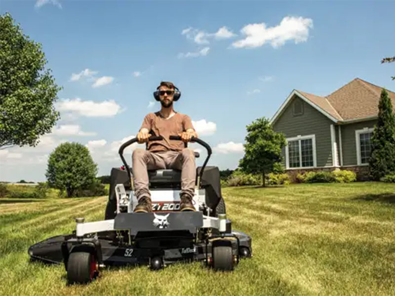 New 2025 Bobcat ZT2000 42 in. Kawasaki FR651V 21.5 hp, Johnson