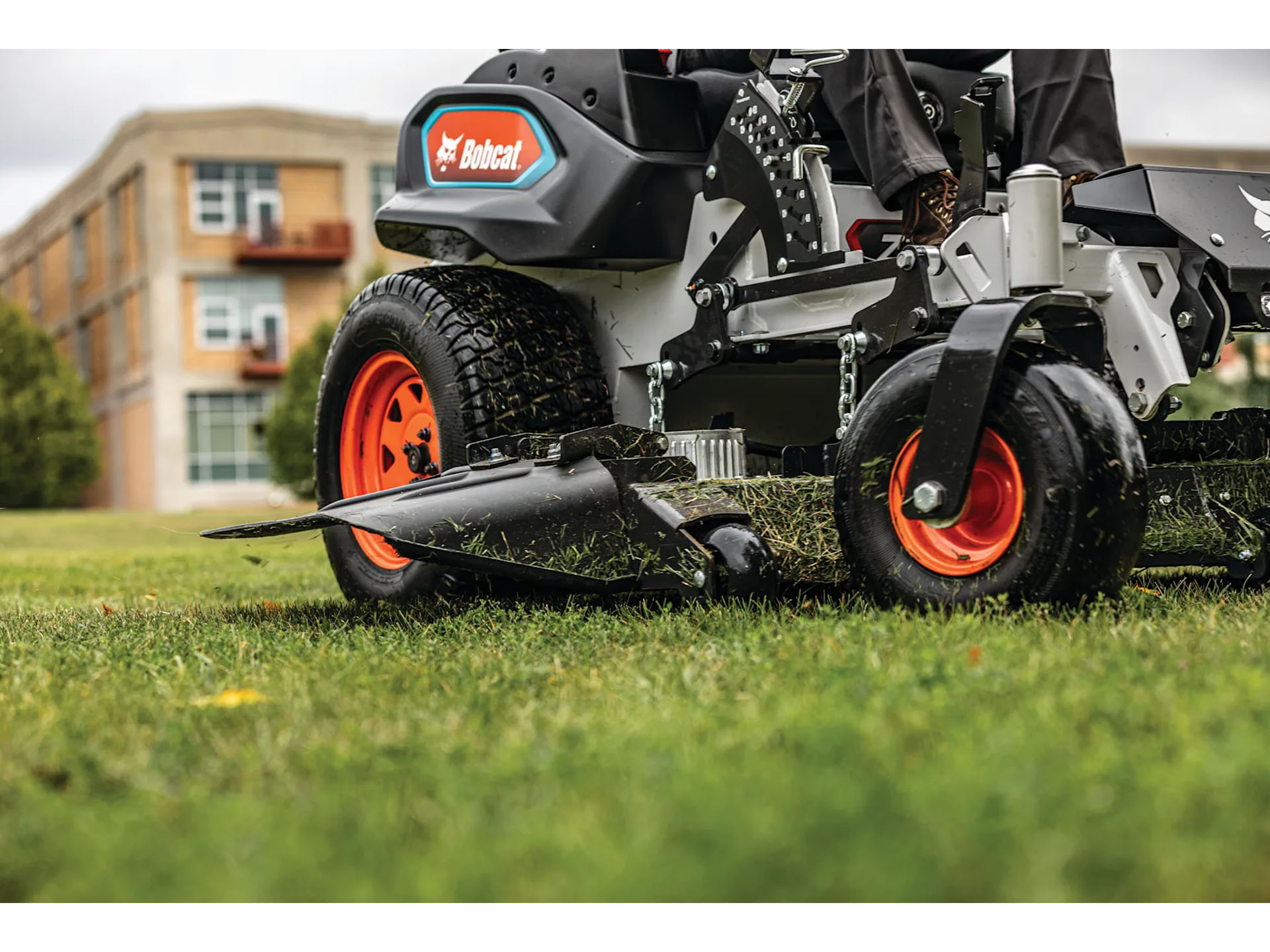 2025 Bobcat ZT6000e 52 in. Lithium Ion 58V in Paso Robles, California - Photo 4