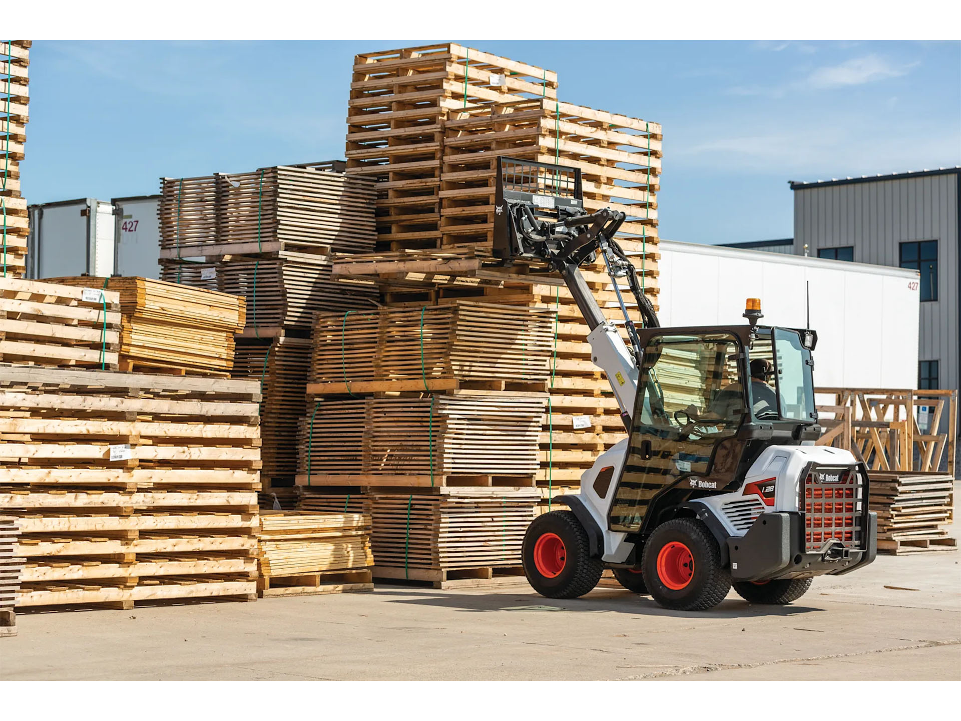 2025 Bobcat L28 in Paso Robles, California - Photo 16