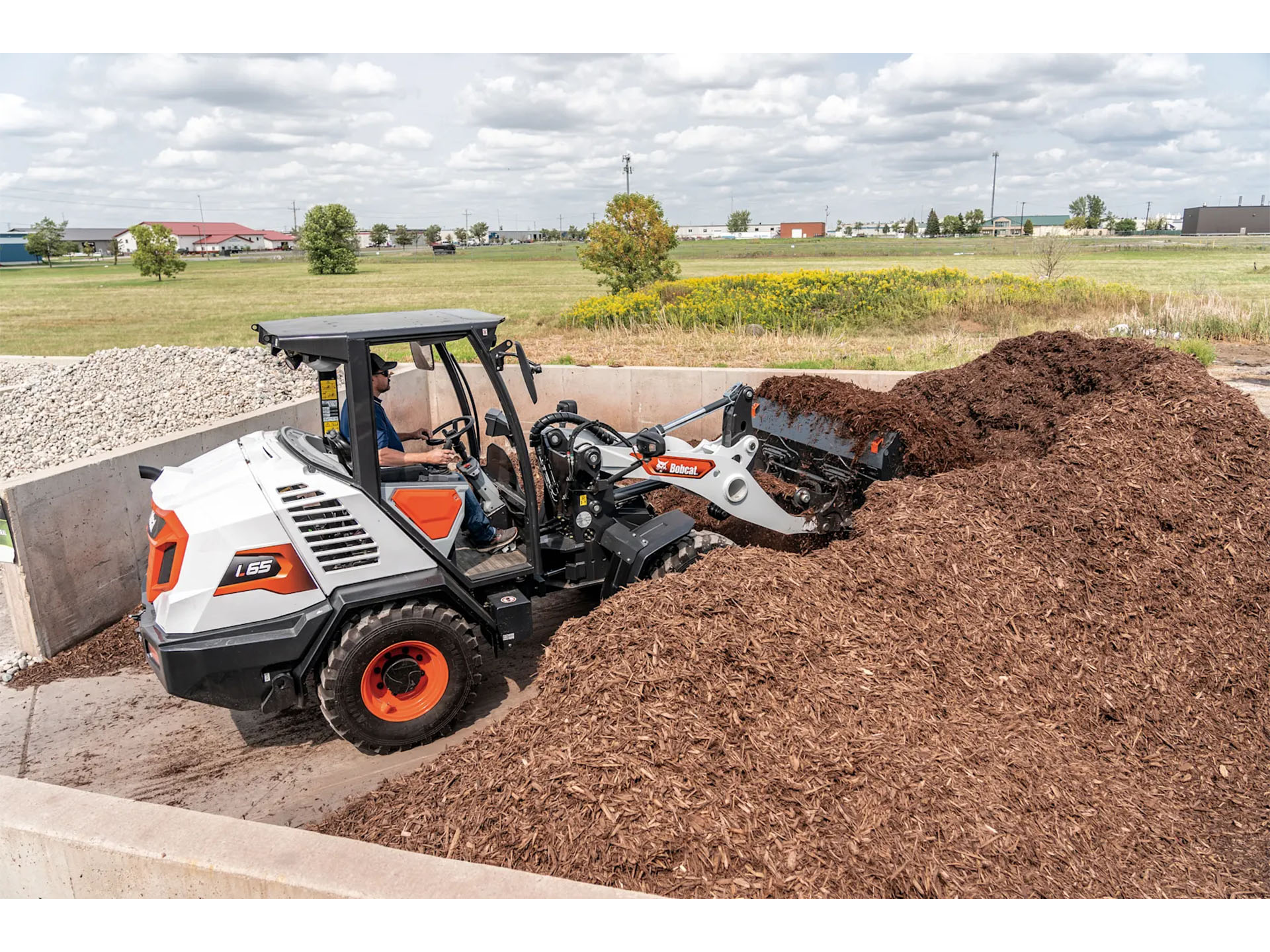 2025 Bobcat L65 in Paso Robles, California - Photo 14