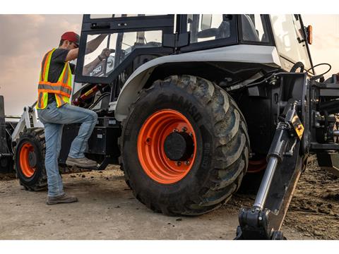 2025 Bobcat B760 in Paso Robles, California - Photo 7
