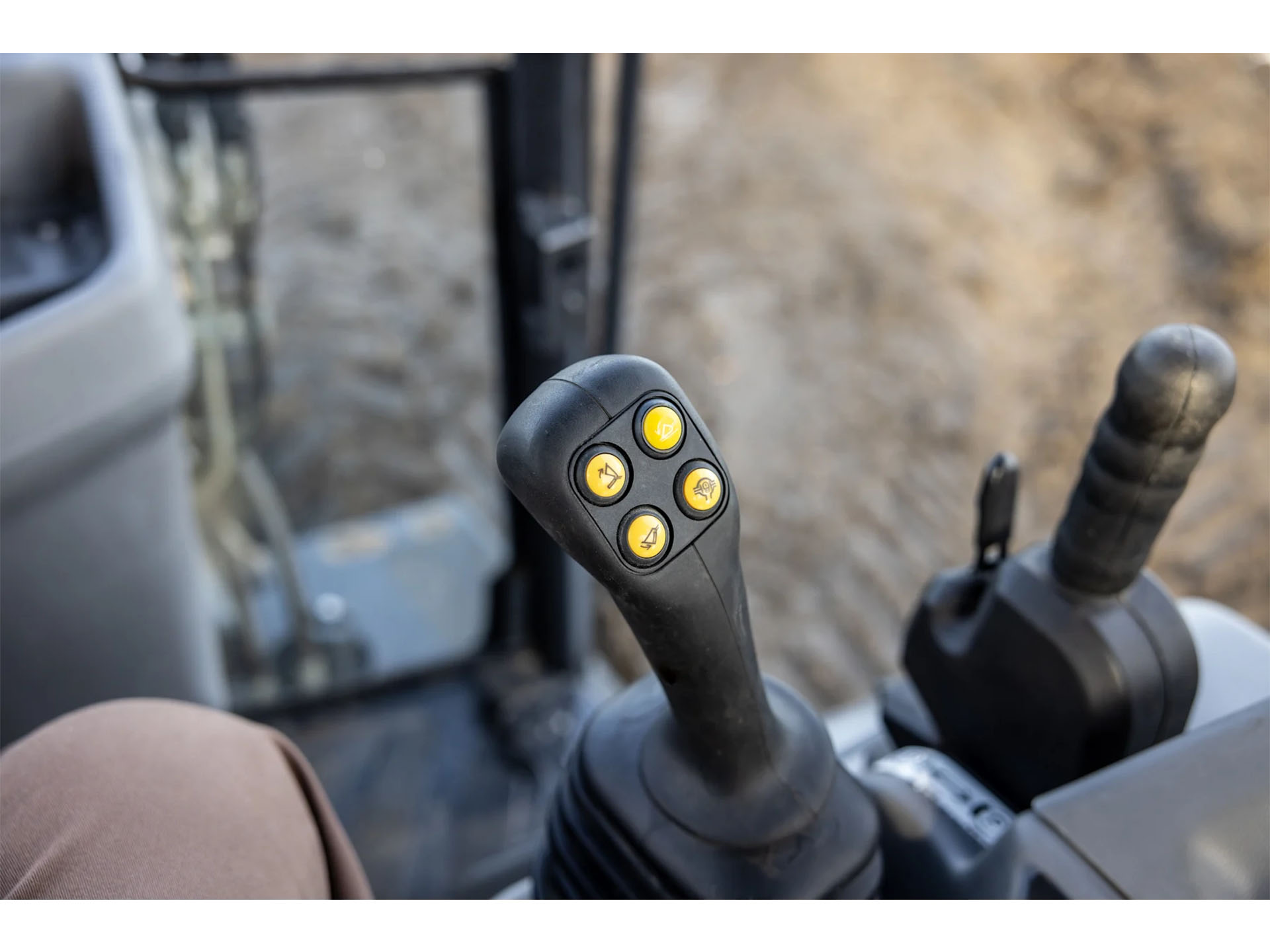 2025 Bobcat B760 in Paso Robles, California - Photo 11