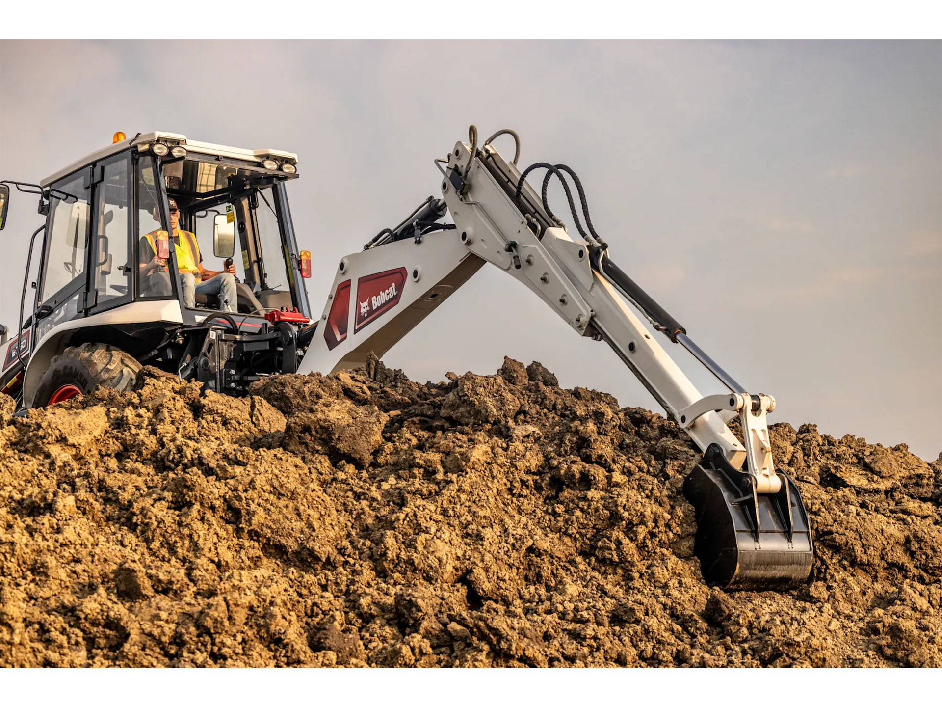 2025 Bobcat B760 in Paso Robles, California - Photo 19