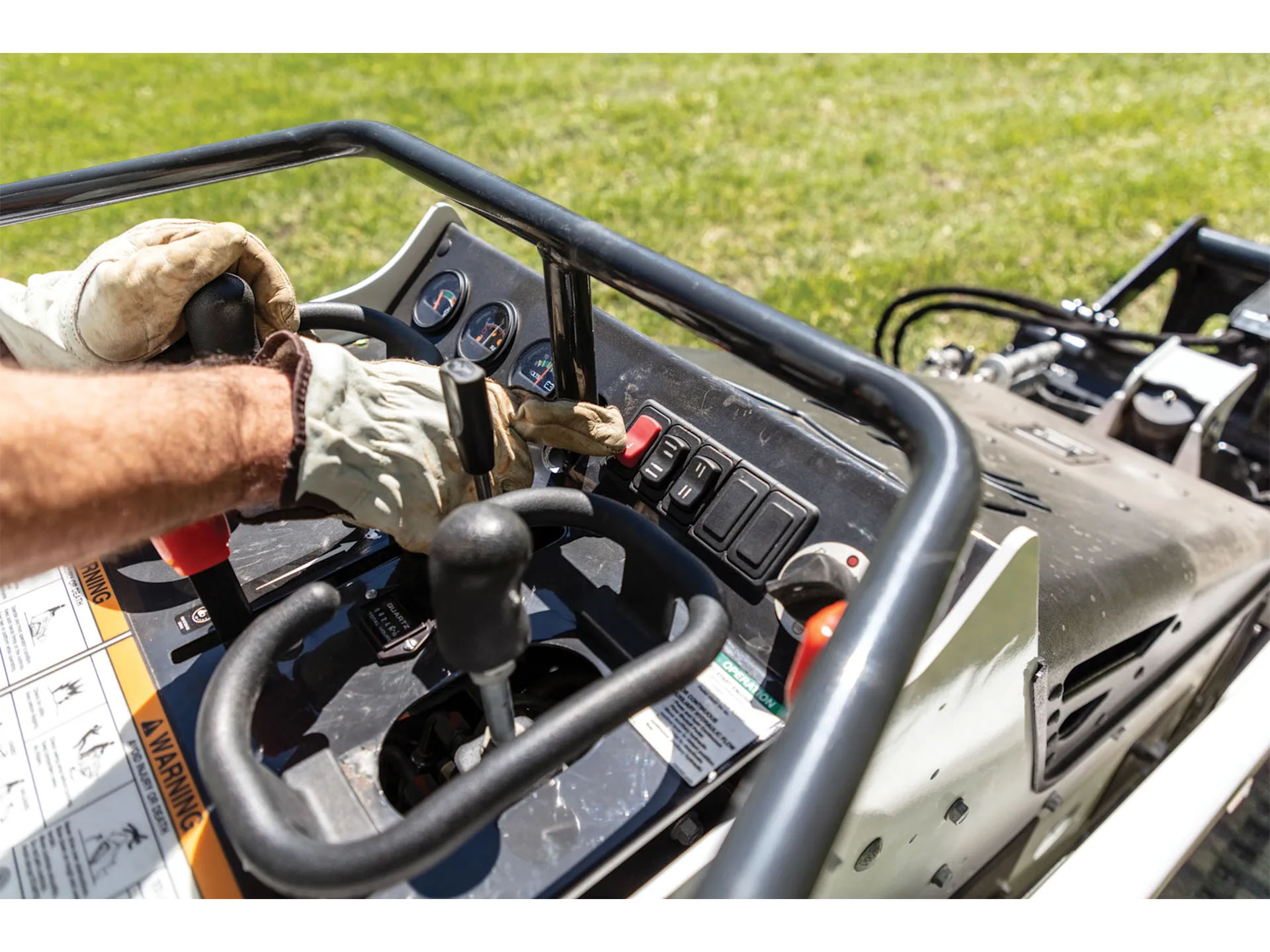 2025 Bobcat MT100 in Paso Robles, California - Photo 3