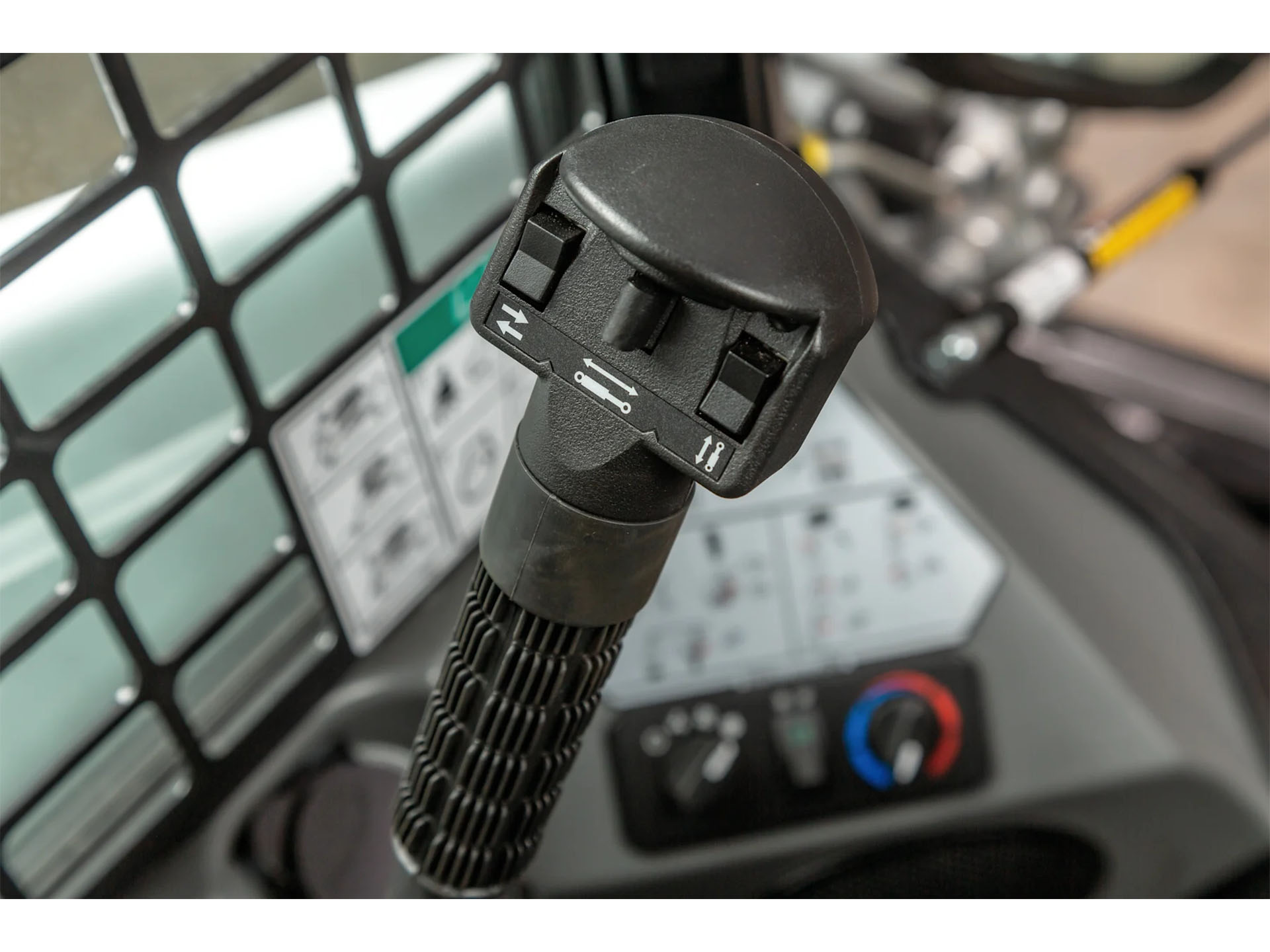 2025 Bobcat S450 in Paso Robles, California - Photo 2