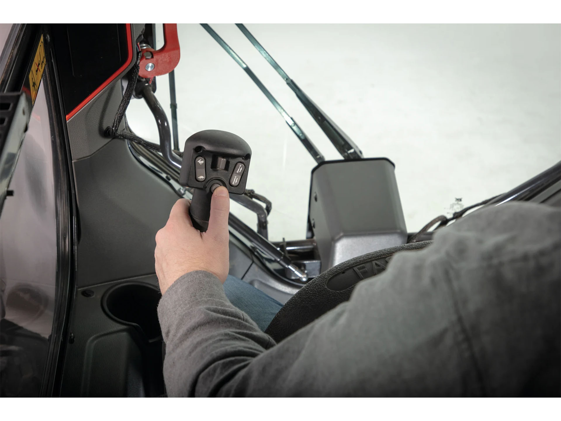 2025 Bobcat S86 in Paso Robles, California - Photo 2