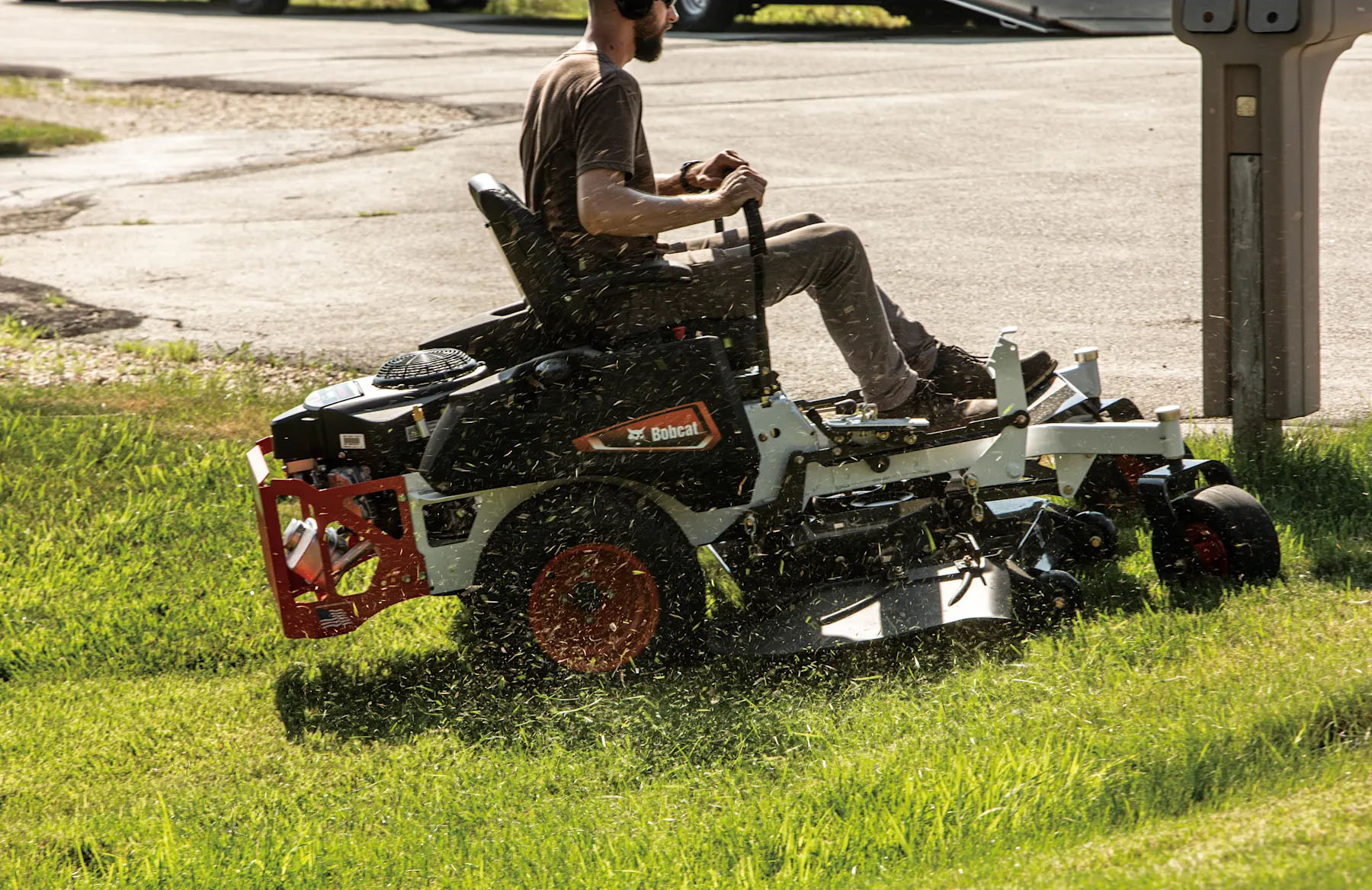 New 2026 Bobcat ZT2000 48 in. Kawasaki FR651V 21.5 hp White | Lawn