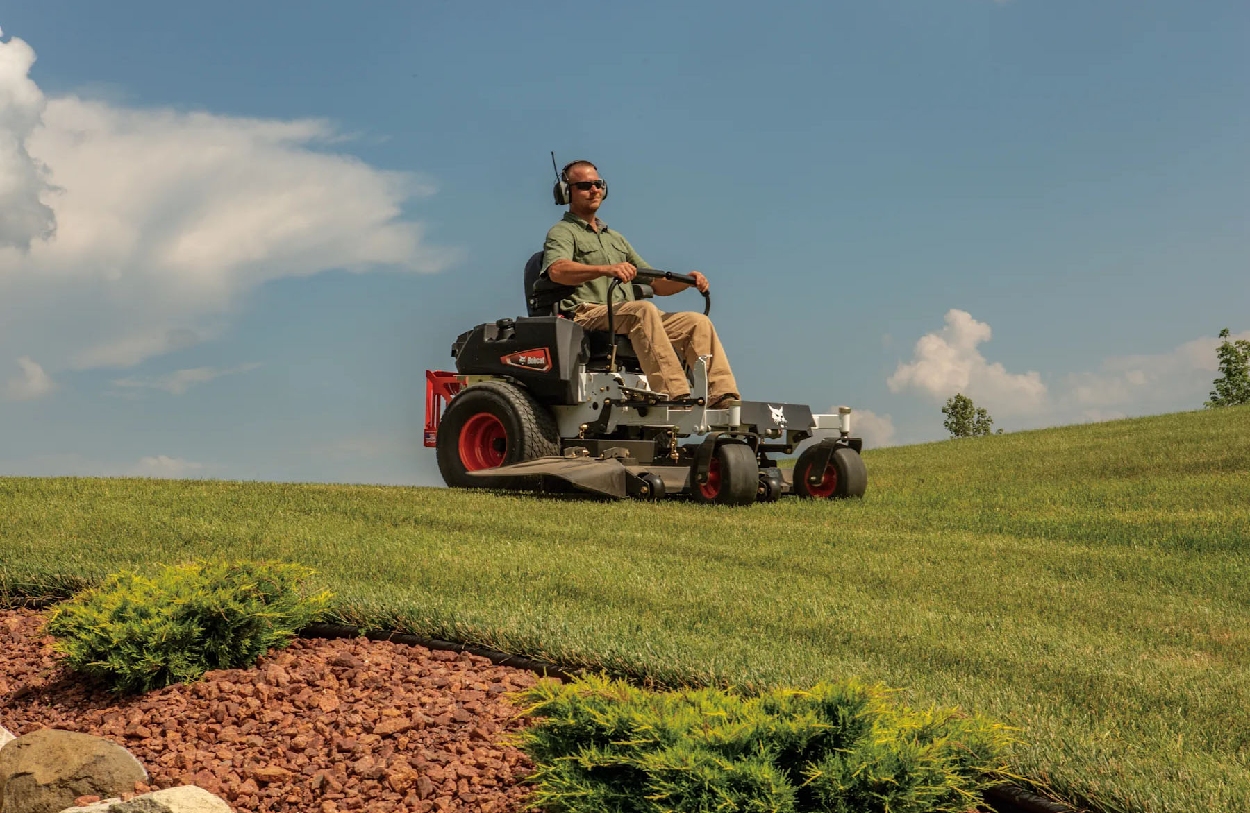 New 2026 Bobcat ZT3000 52 in. Kawasaki FT691V 22 hp White | Lawn